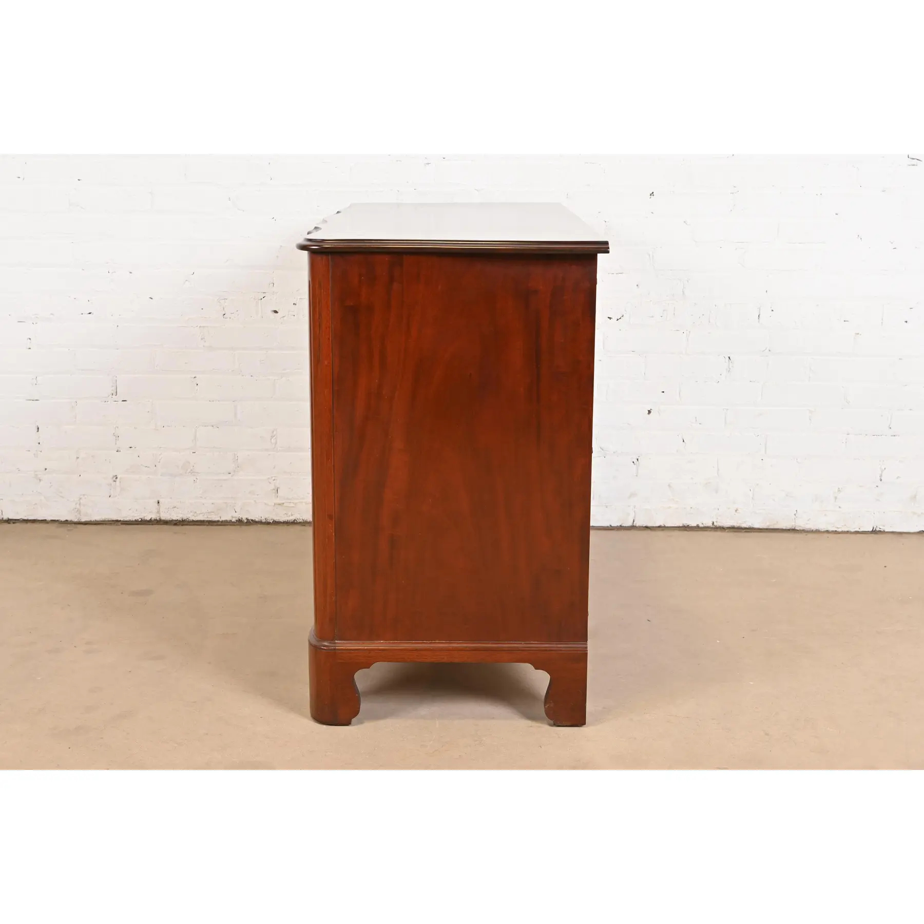 Baker Furniture Style Georgian Carved Solid Mahogany Block Front Chest of Drawers - Image 10
