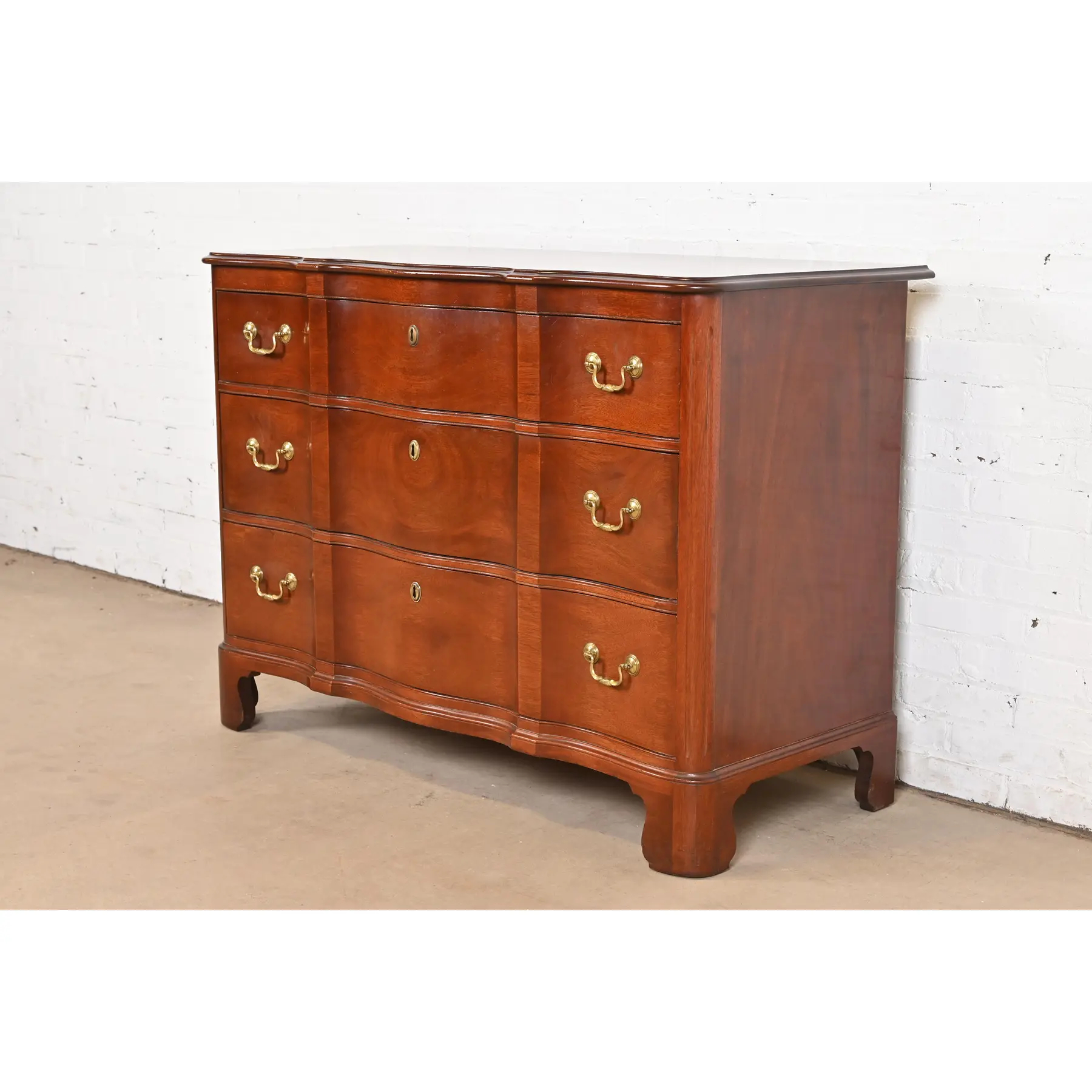 Baker Furniture Style Georgian Carved Solid Mahogany Block Front Chest of Drawers - Image 3