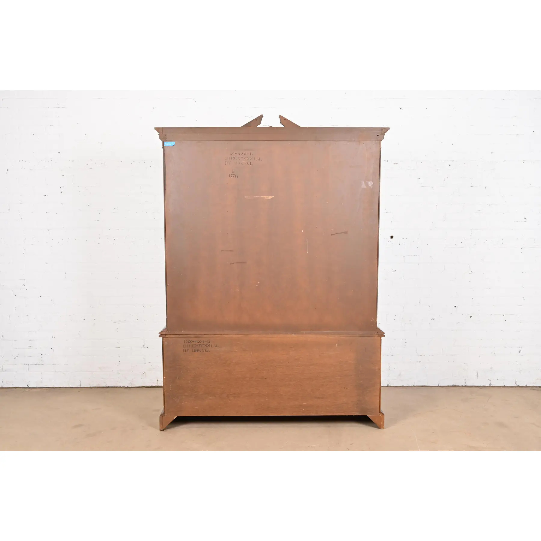 Drexel Heritage Georgian Carved Mahogany Lighted Breakfront Bookcase Cabinet - Image 10
