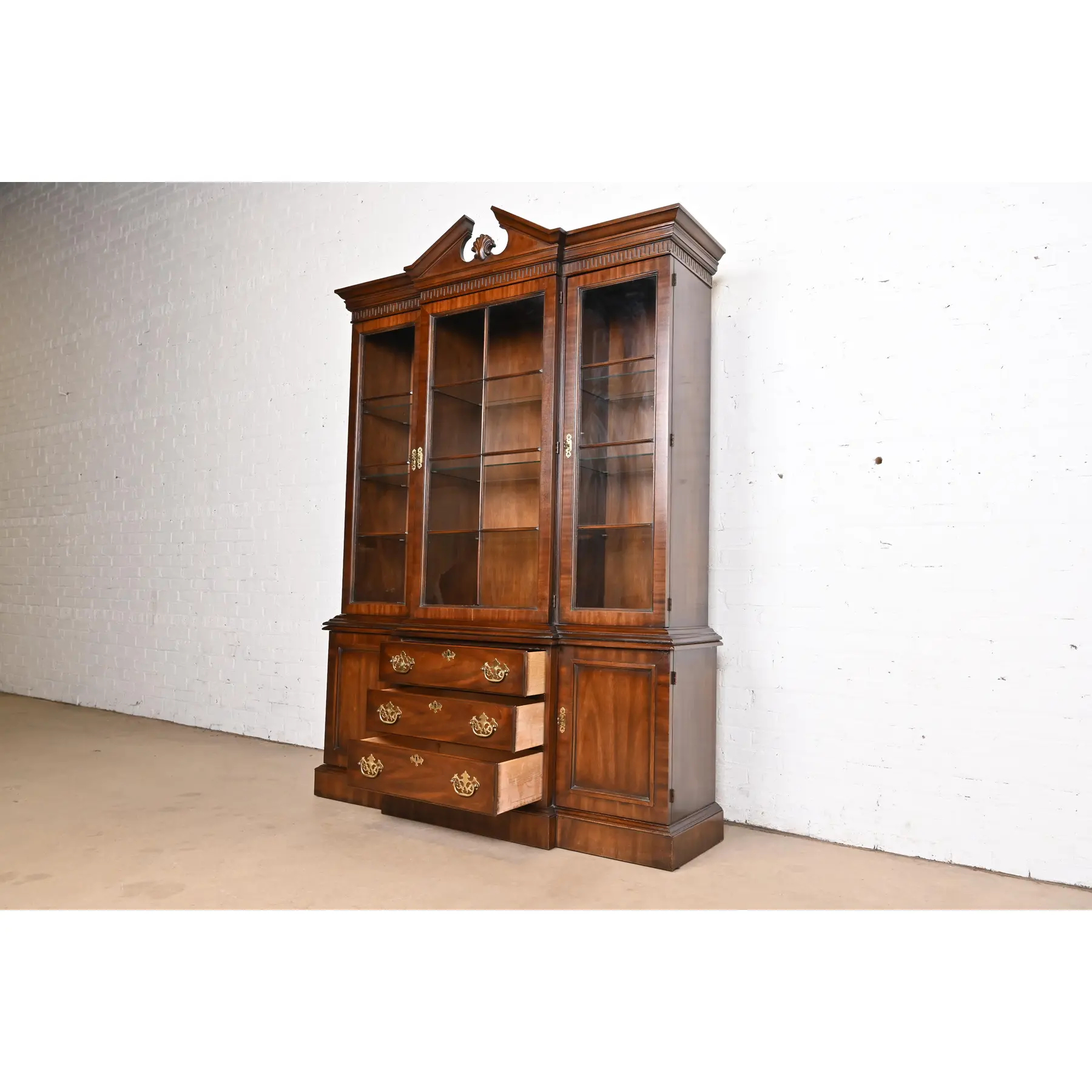 Drexel Heritage Georgian Carved Mahogany Lighted Breakfront Bookcase Cabinet - Image 6