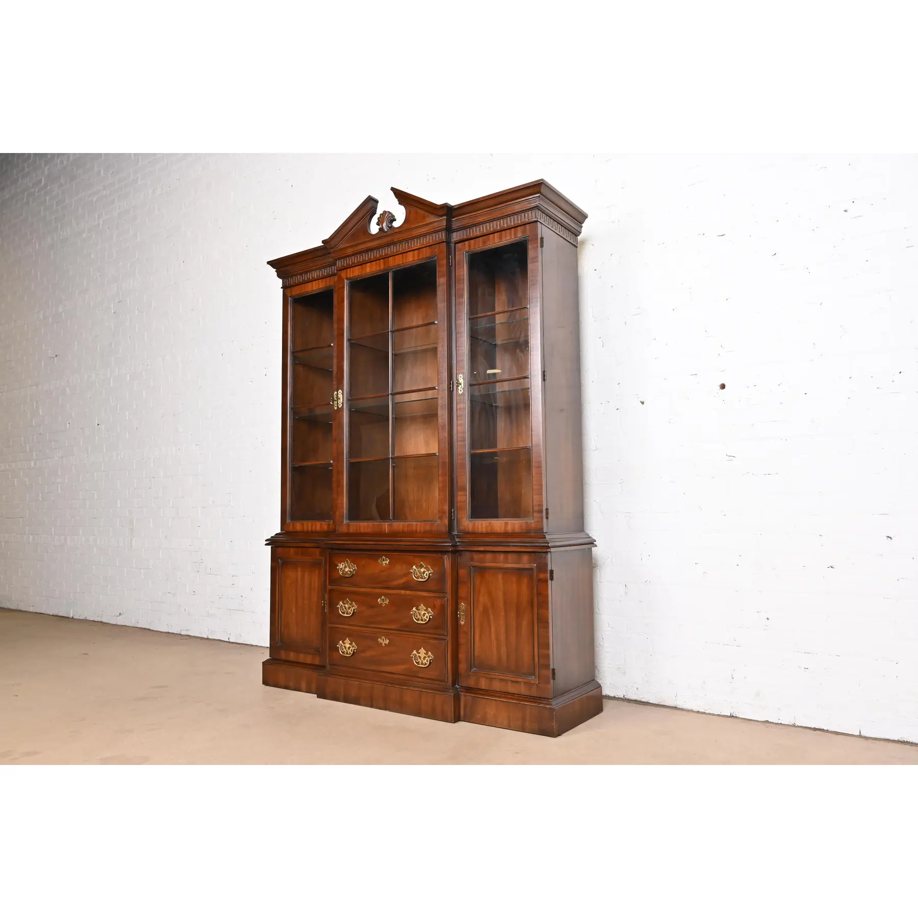 Drexel Heritage Georgian Carved Mahogany Lighted Breakfront Bookcase Cabinet - Image 3