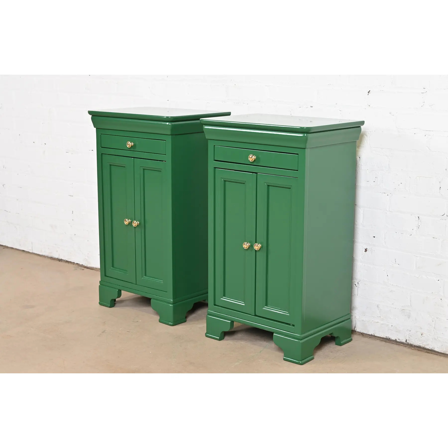 Grange French Louis Philippe Green Lacquered Nightstands, Newly Refinished - Image 3