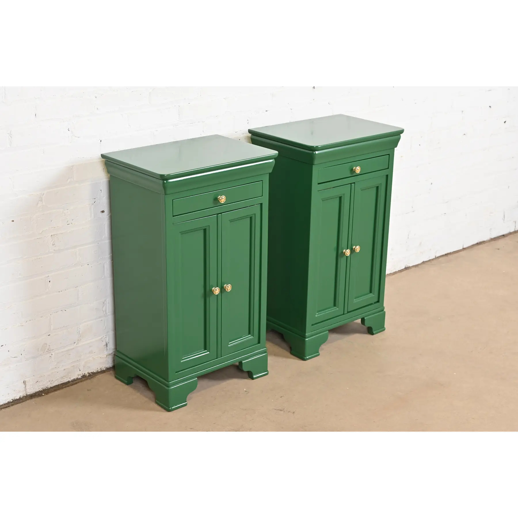 Grange French Louis Philippe Green Lacquered Nightstands, Newly Refinished - Image 4