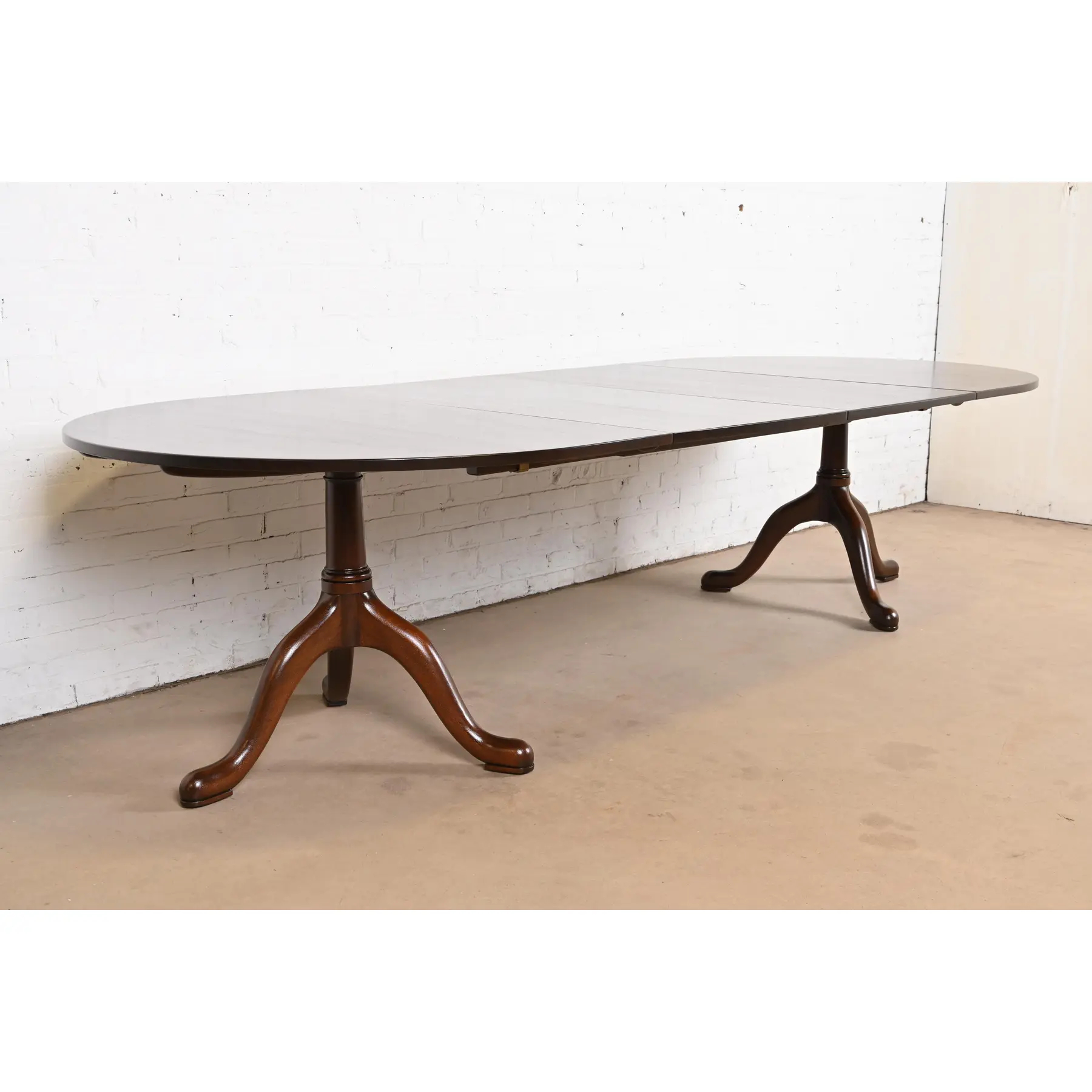 Kittinger Georgian Solid Mahogany Double Pedestal Extension Dining Table, Newly Refinished - Image 4
