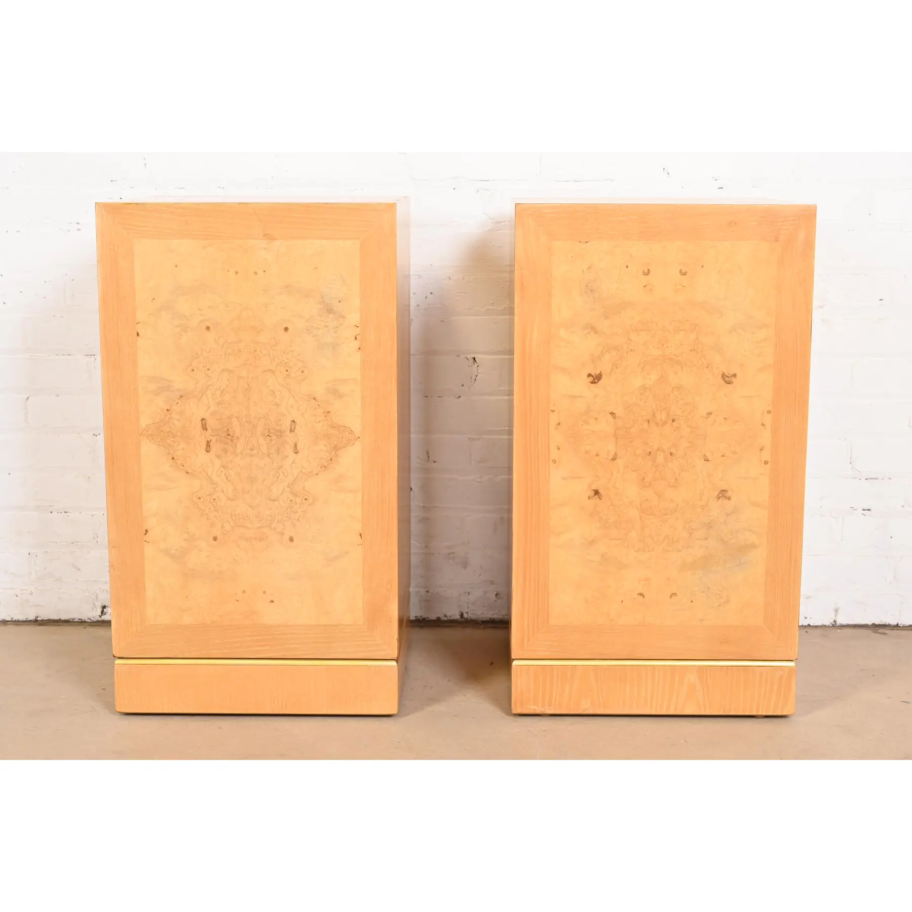 Milo Baughman Style Mid-Century Modern Burl Wood and Brass Pedestals by Drexel Heritage, Newly Refinished - Image 2
