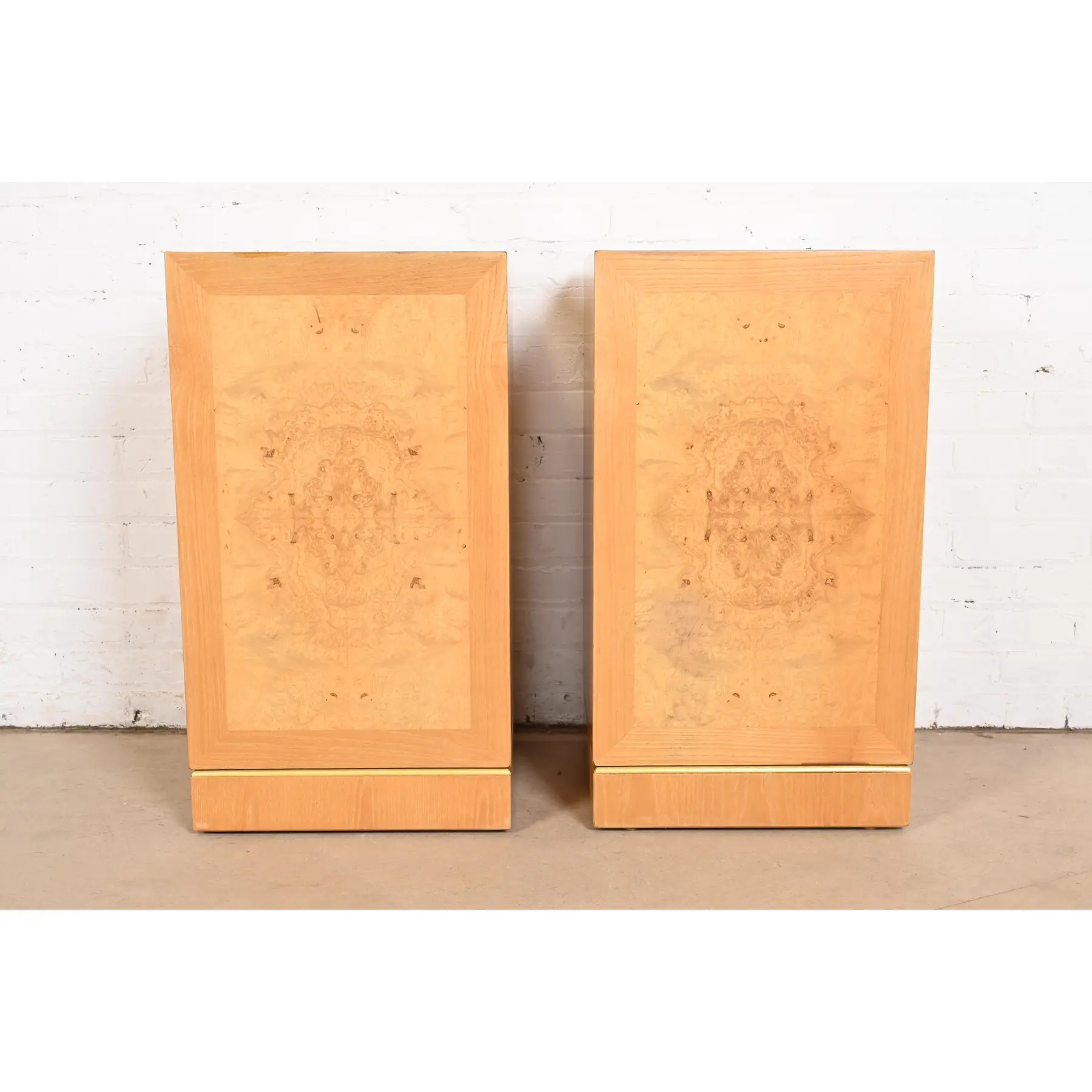 Milo Baughman Style Mid-Century Modern Burl Wood and Brass Pedestals by Drexel Heritage, Newly Refinished - Image 8