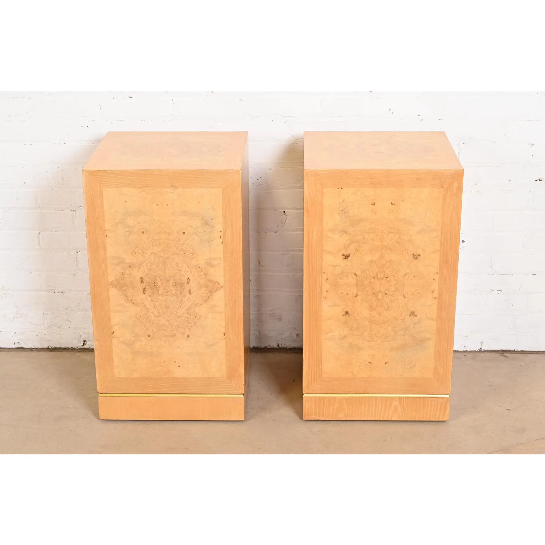 Milo Baughman Style Mid-Century Modern Burl Wood and Brass Pedestals by Drexel Heritage, Newly Refinished - Image 3