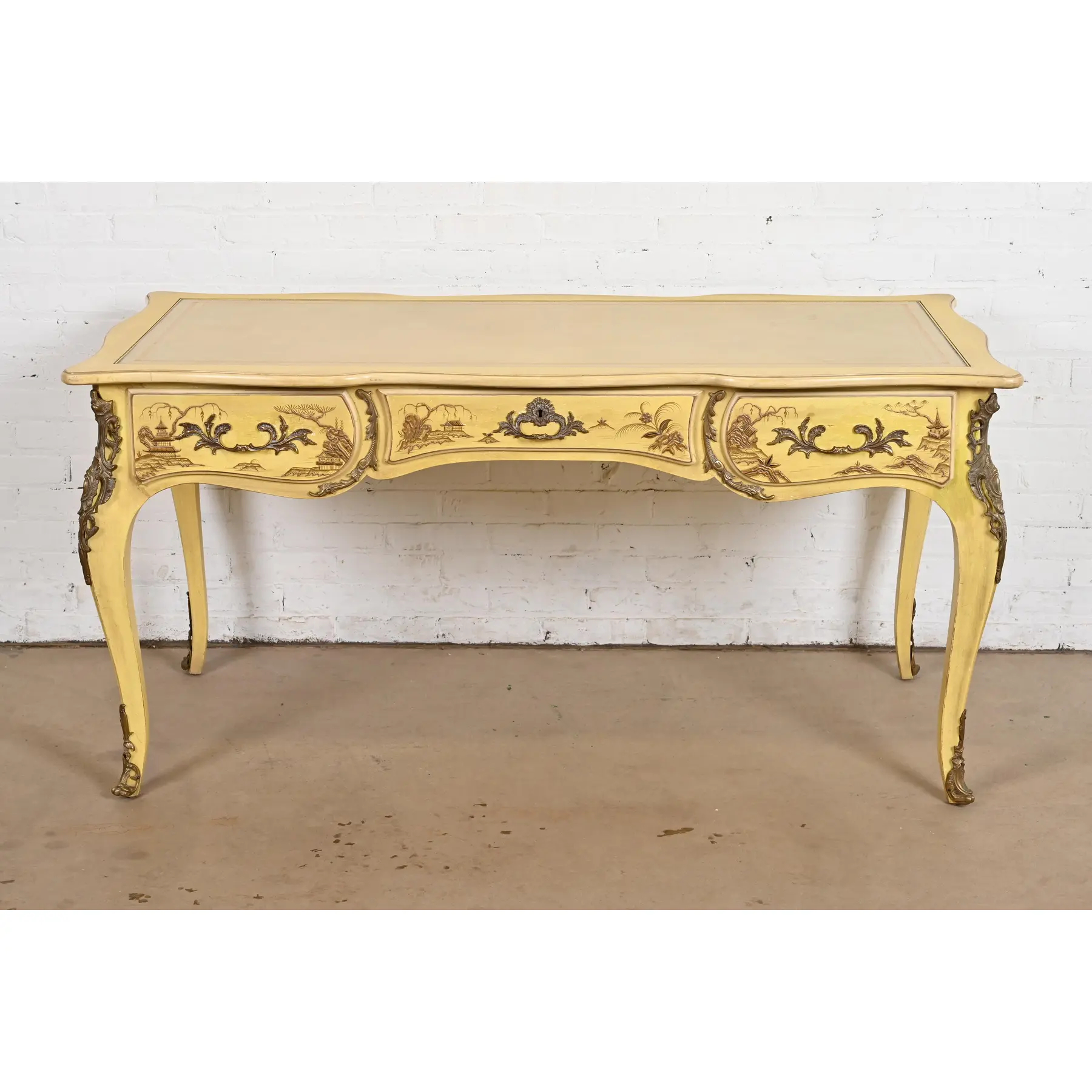 Karges French Louis XV Chinoiserie Cream Lacquered Leather Top Bureau Plat Desk With Mounted Bronze Ormolu - Image 3