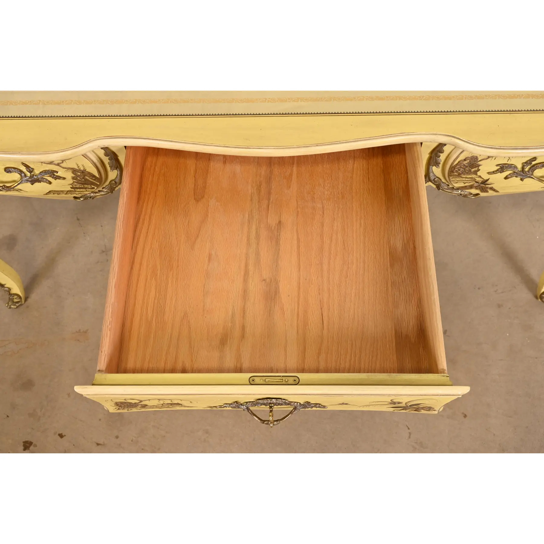 Karges French Louis XV Chinoiserie Cream Lacquered Leather Top Bureau Plat Desk With Mounted Bronze Ormolu - Image 6