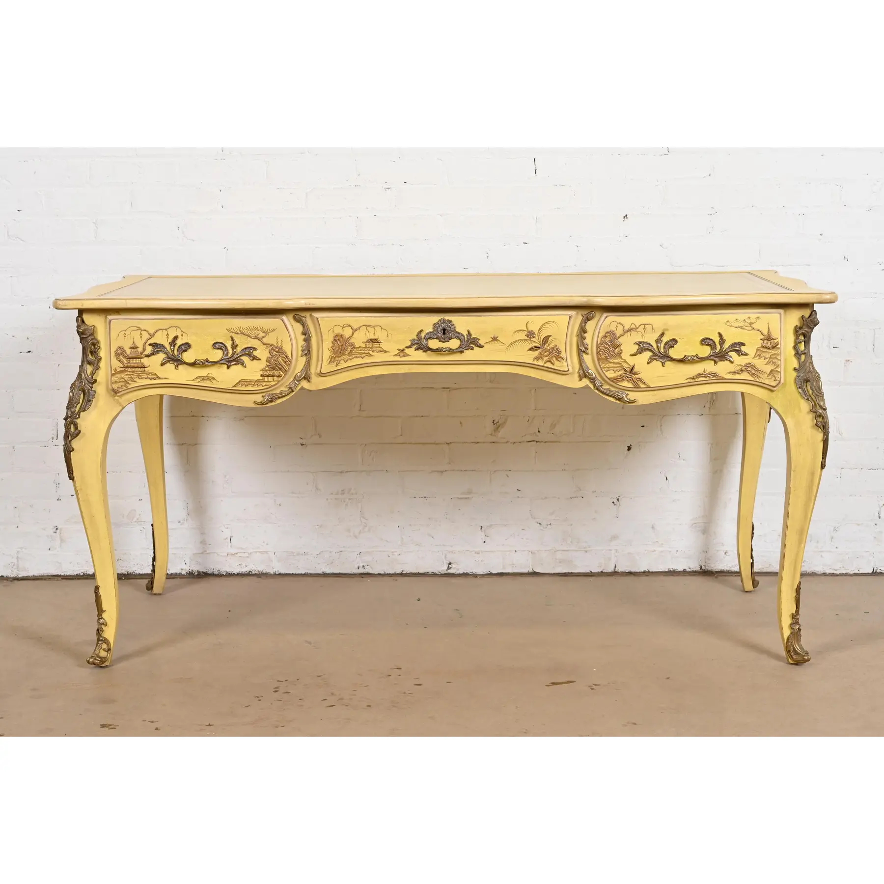 Karges French Louis XV Chinoiserie Cream Lacquered Leather Top Bureau Plat Desk With Mounted Bronze Ormolu - Image 2