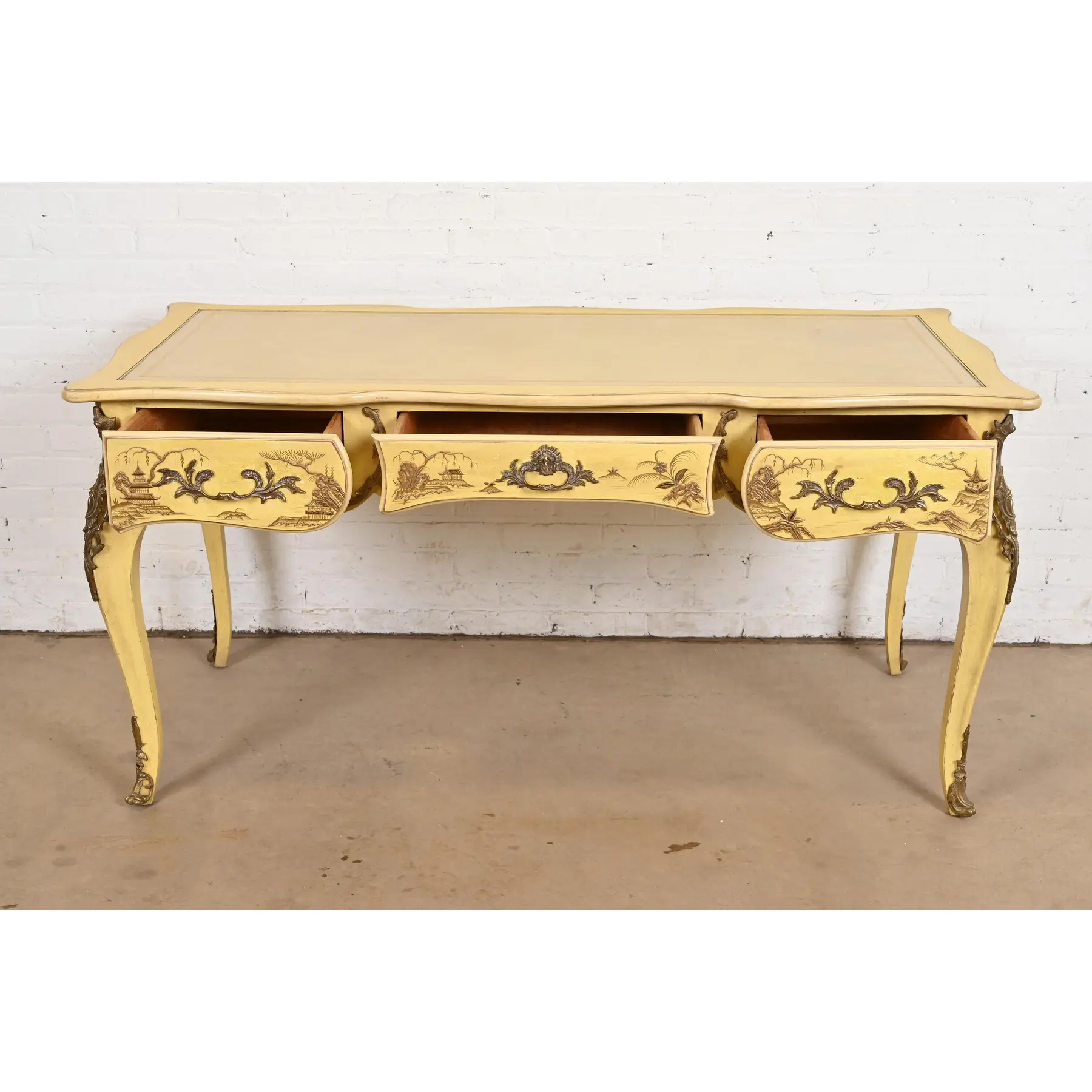 Karges French Louis XV Chinoiserie Cream Lacquered Leather Top Bureau Plat Desk With Mounted Bronze Ormolu - Image 5
