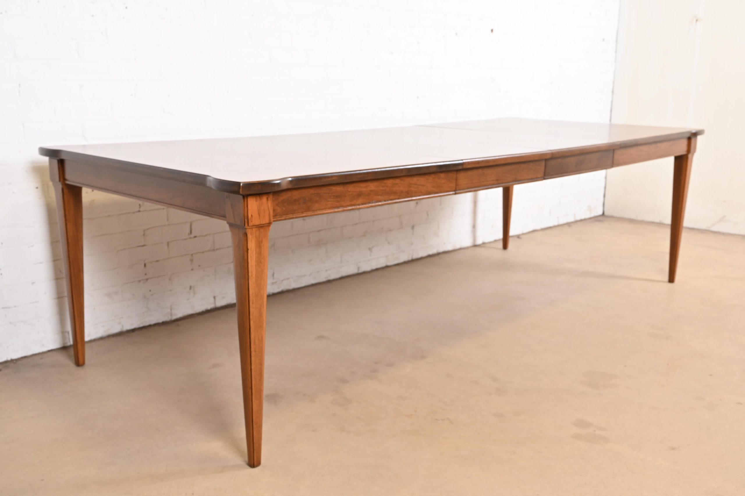 Thomasville French Regency Louis XVI Pecan Wood Extension Dining Table, Newly Refinished - Image 4