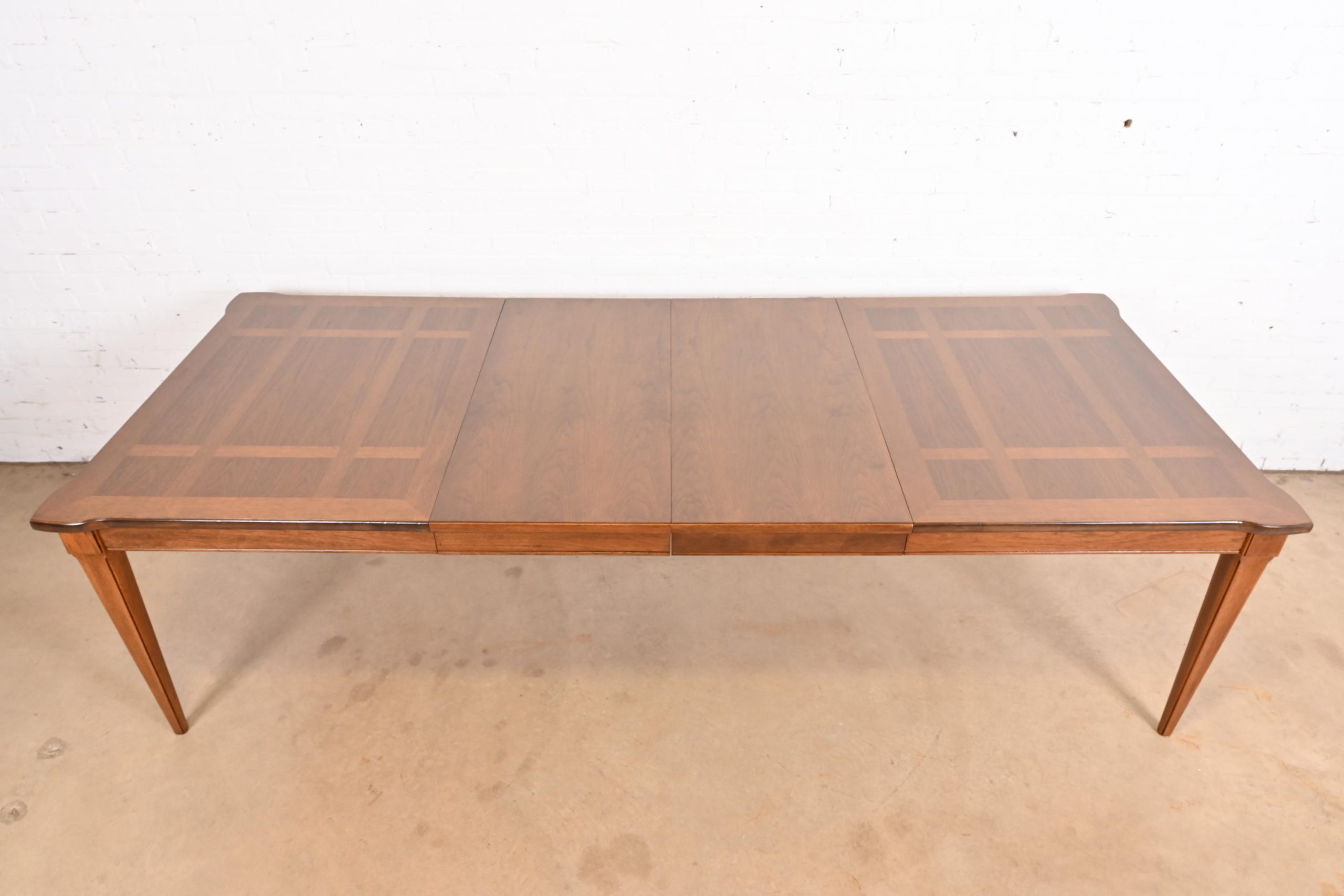 Thomasville French Regency Louis XVI Pecan Wood Extension Dining Table, Newly Refinished - Image 5
