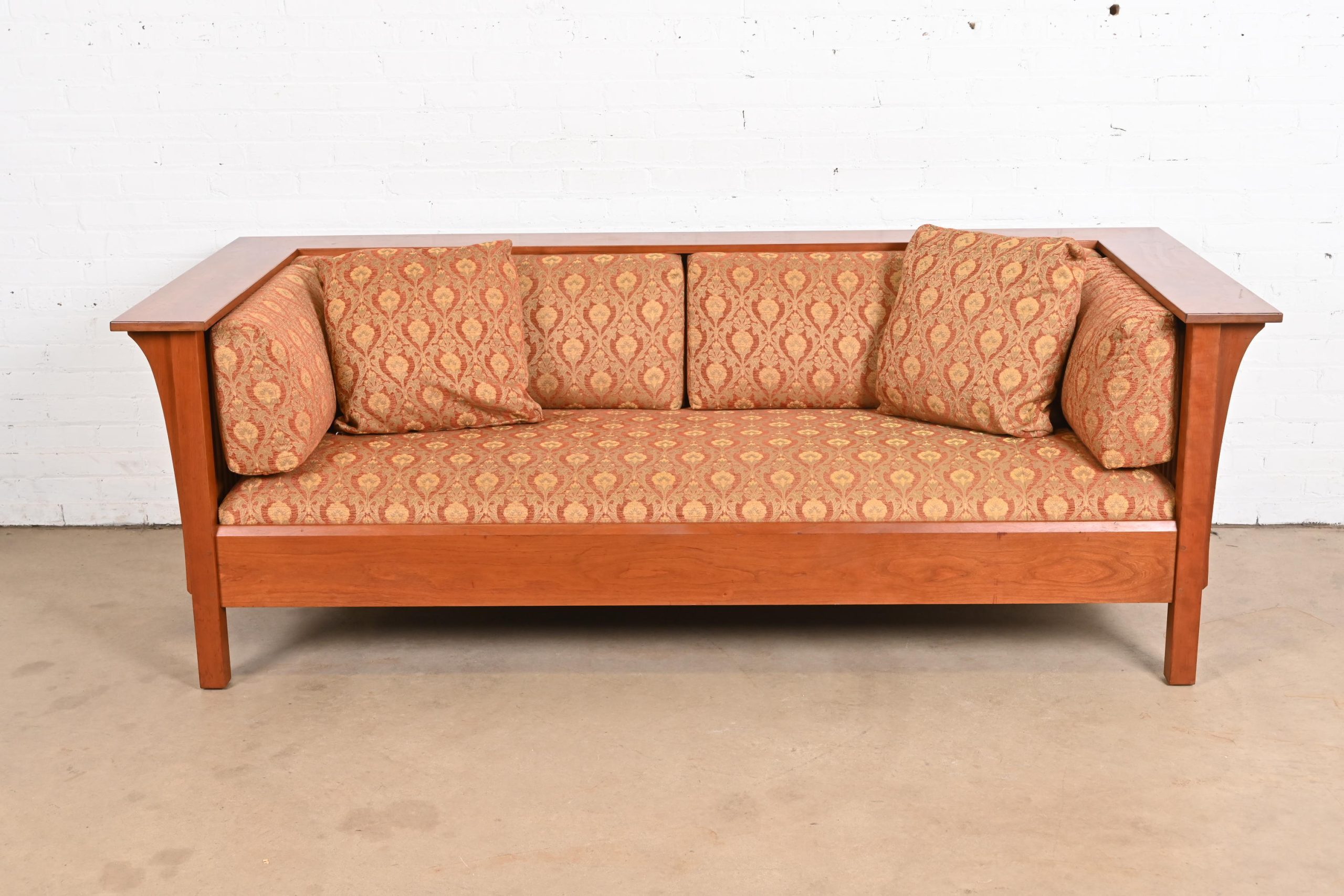 Stickley Mission Arts and Crafts Cherry Wood Spindle Settle Sofa - Image 2