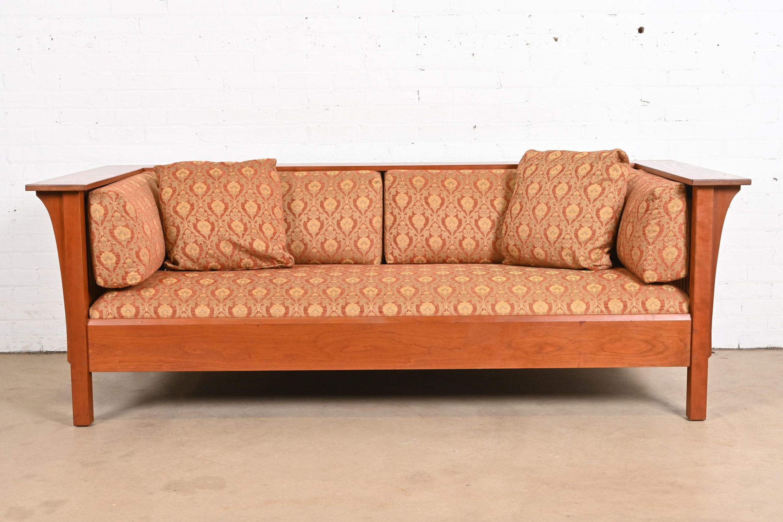 Stickley Mission Arts and Crafts Cherry Wood Spindle Settle Sofa