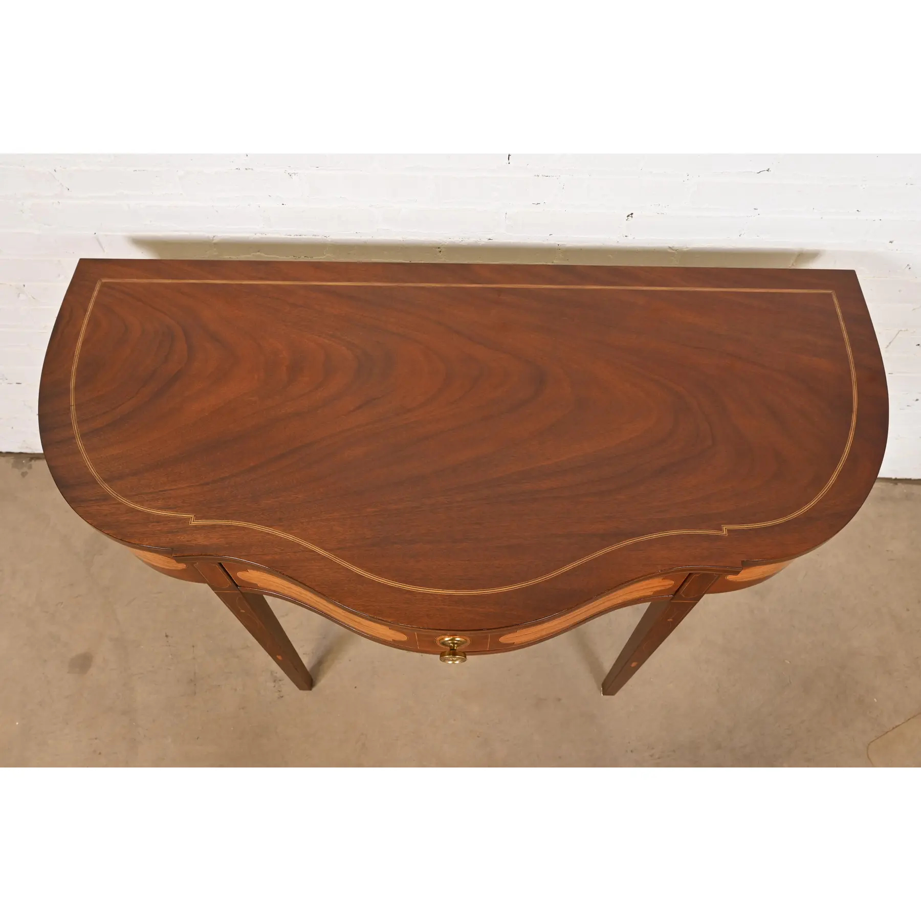 Kindel Furniture Federal Mahogany and Satinwood Inlaid Marquetry Console Table or Server - Image 9