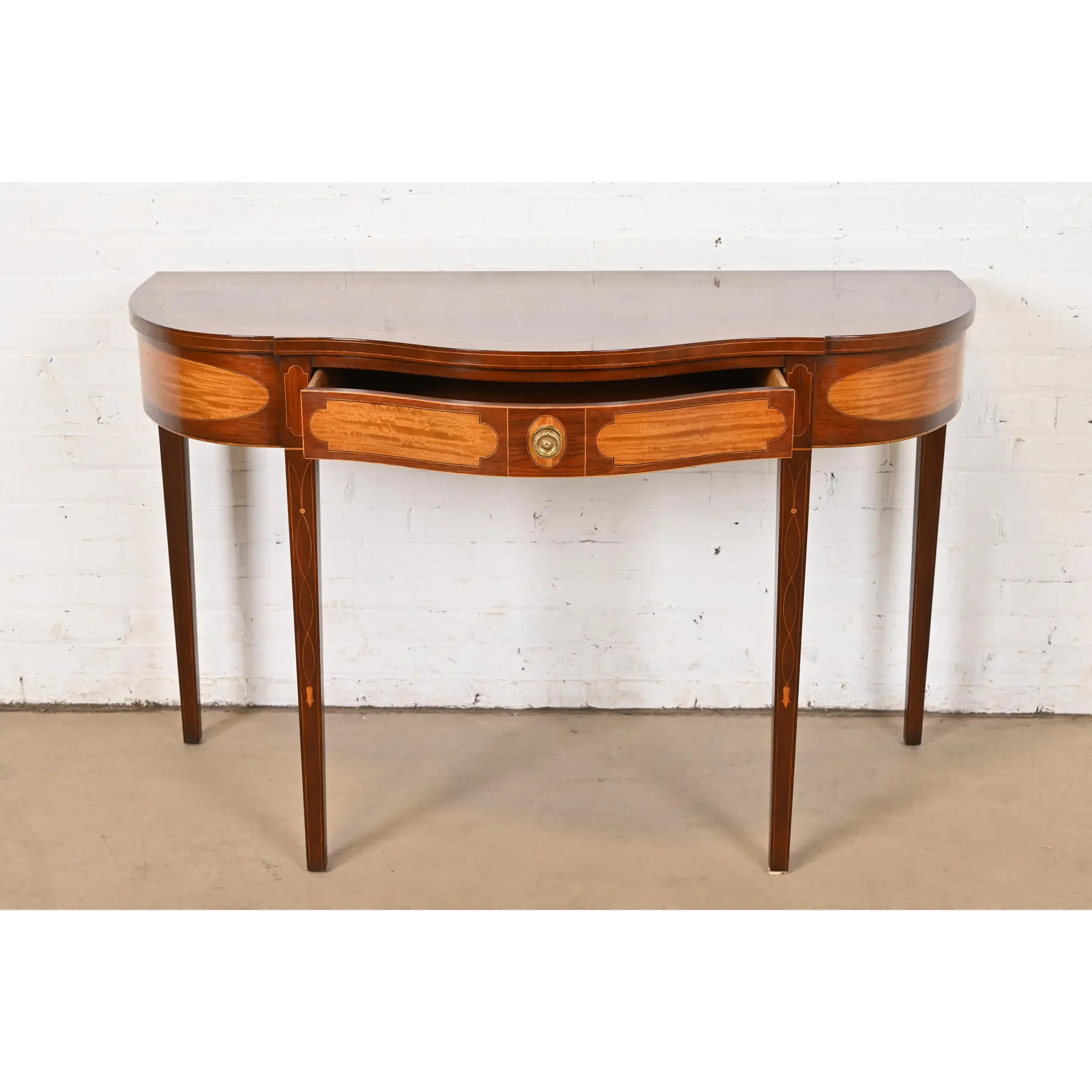Kindel Furniture Federal Mahogany and Satinwood Inlaid Marquetry Console Table or Server - Image 5