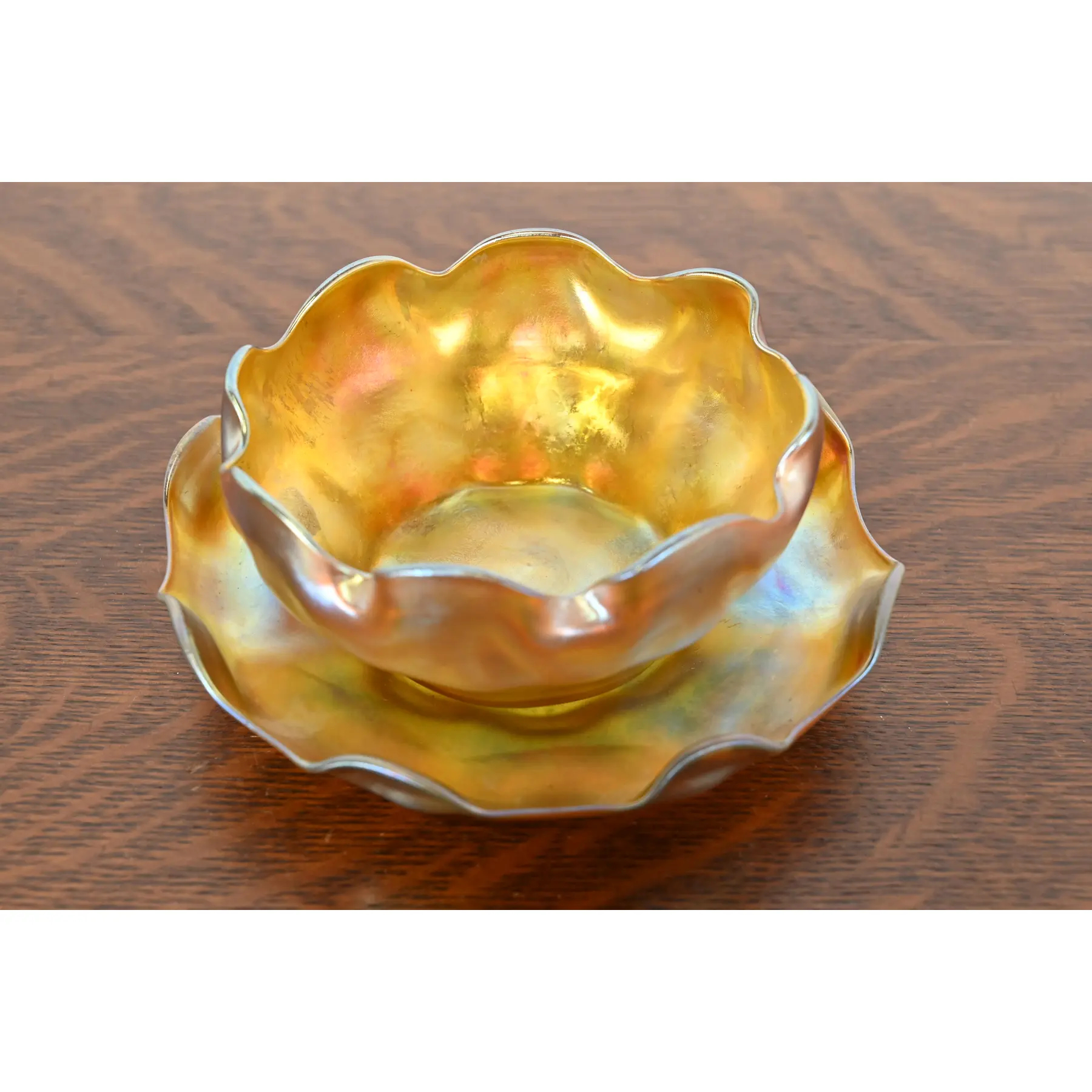 Louis Comfort Tiffany Favrile Iridescent Art Glass Ruffled Edge Finger Bowl With Underplate - Image 2