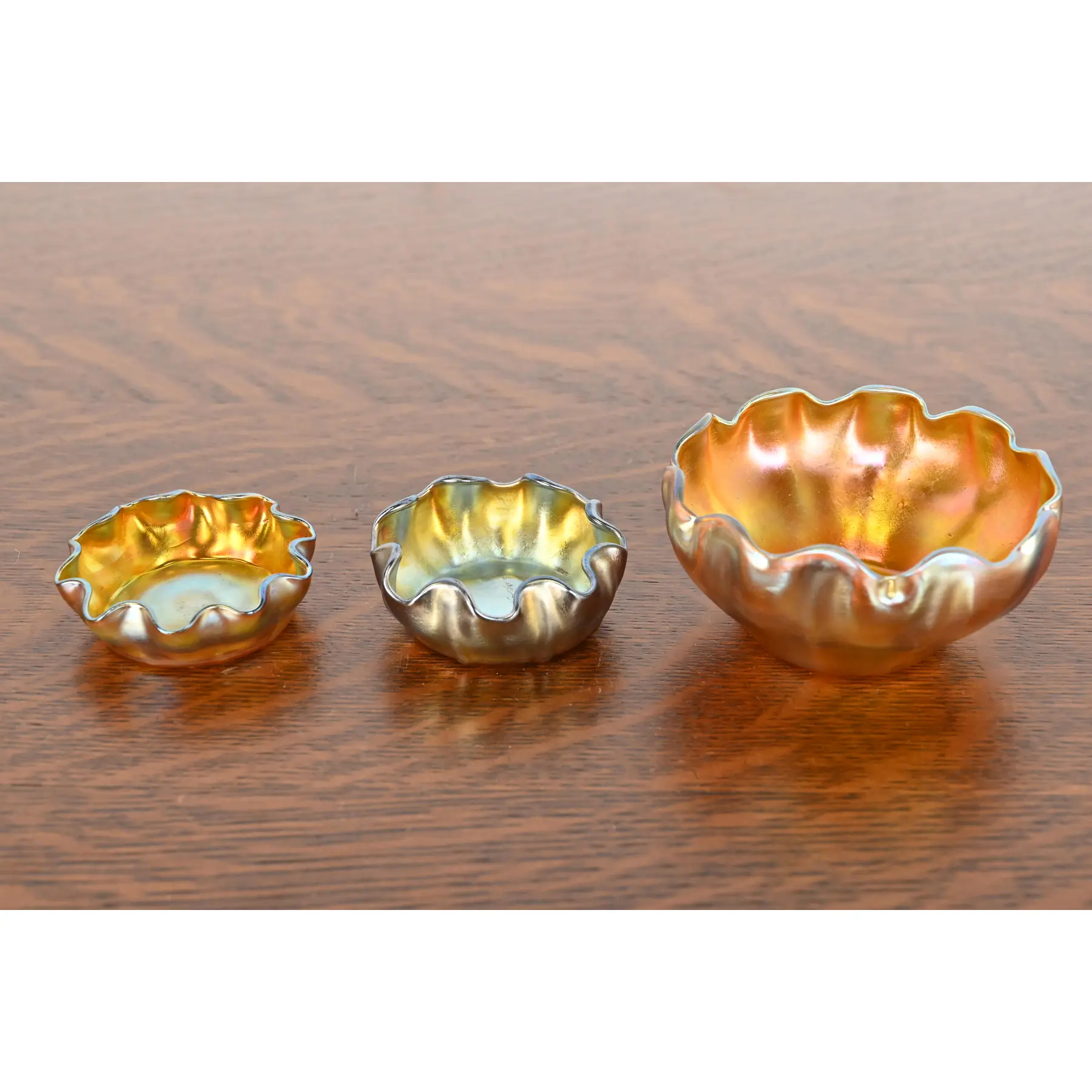 Louis Comfort Tiffany Favrile Iridescent Art Glass Salt Cellars With Ruffled Edges, Set of Three - Image 3