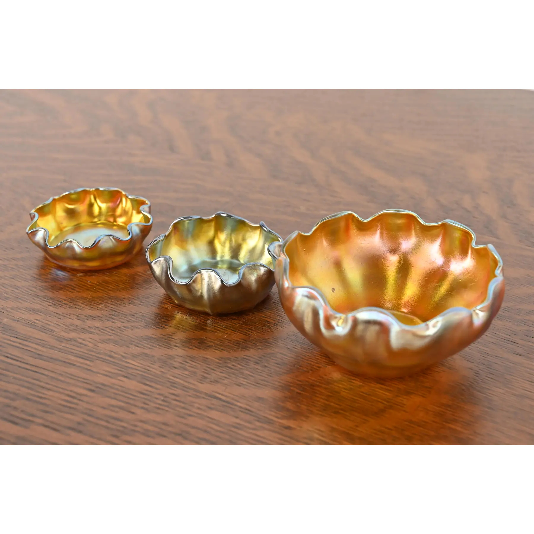 Louis Comfort Tiffany Favrile Iridescent Art Glass Salt Cellars With Ruffled Edges, Set of Three - Image 5