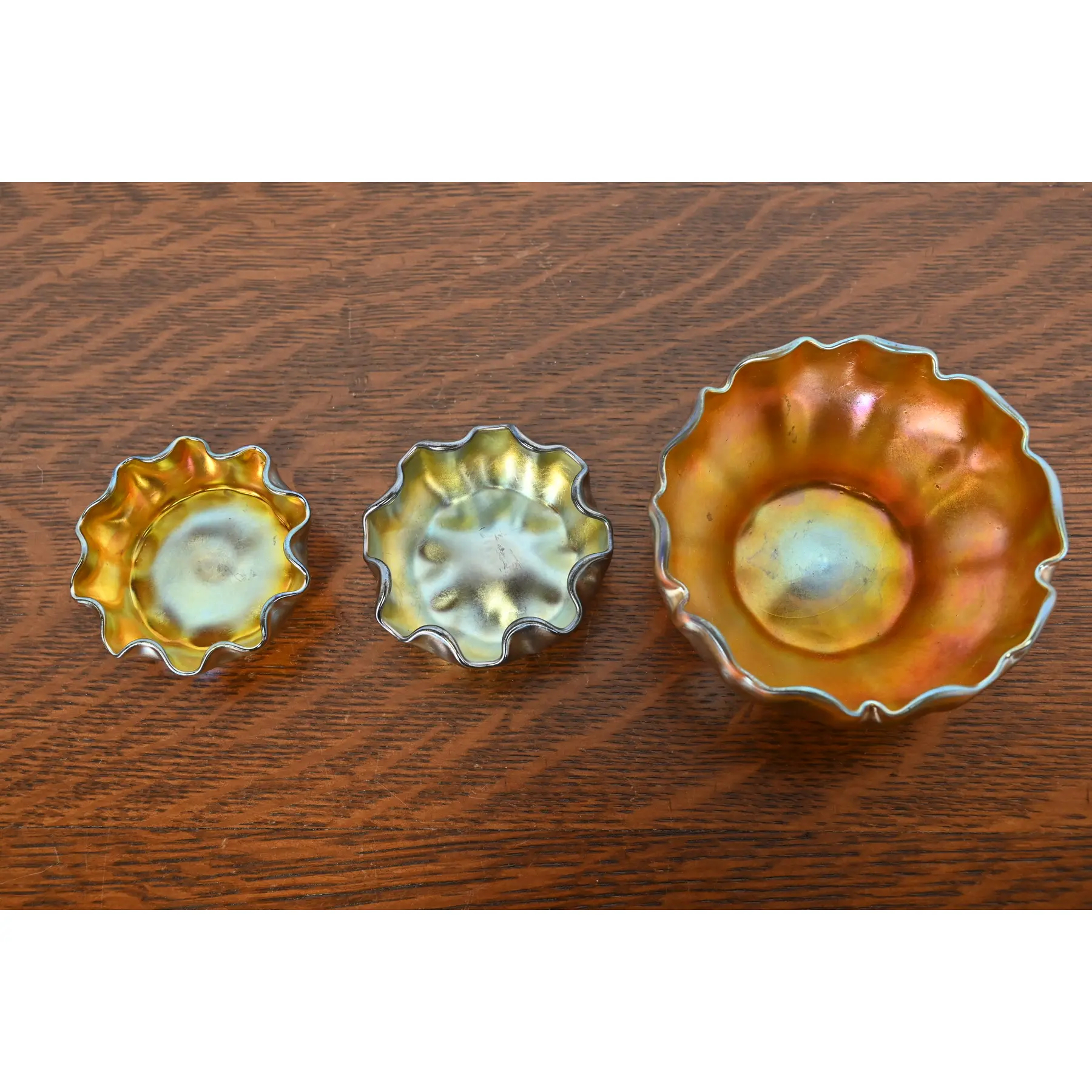 Louis Comfort Tiffany Favrile Iridescent Art Glass Salt Cellars With Ruffled Edges, Set of Three - Image 4