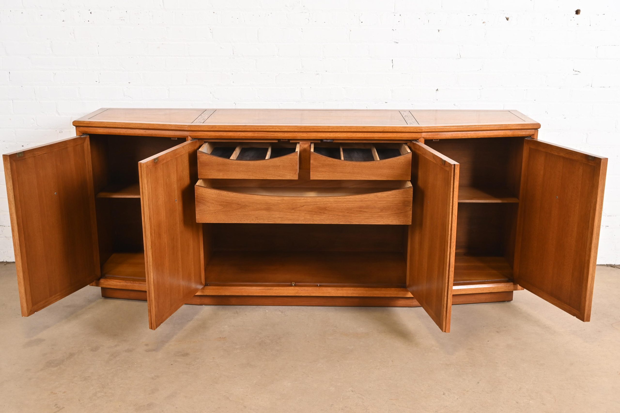 Henredon Style Mid-Century Modern Sculpted Walnut Sideboard Credenza, 1960s - Image 5