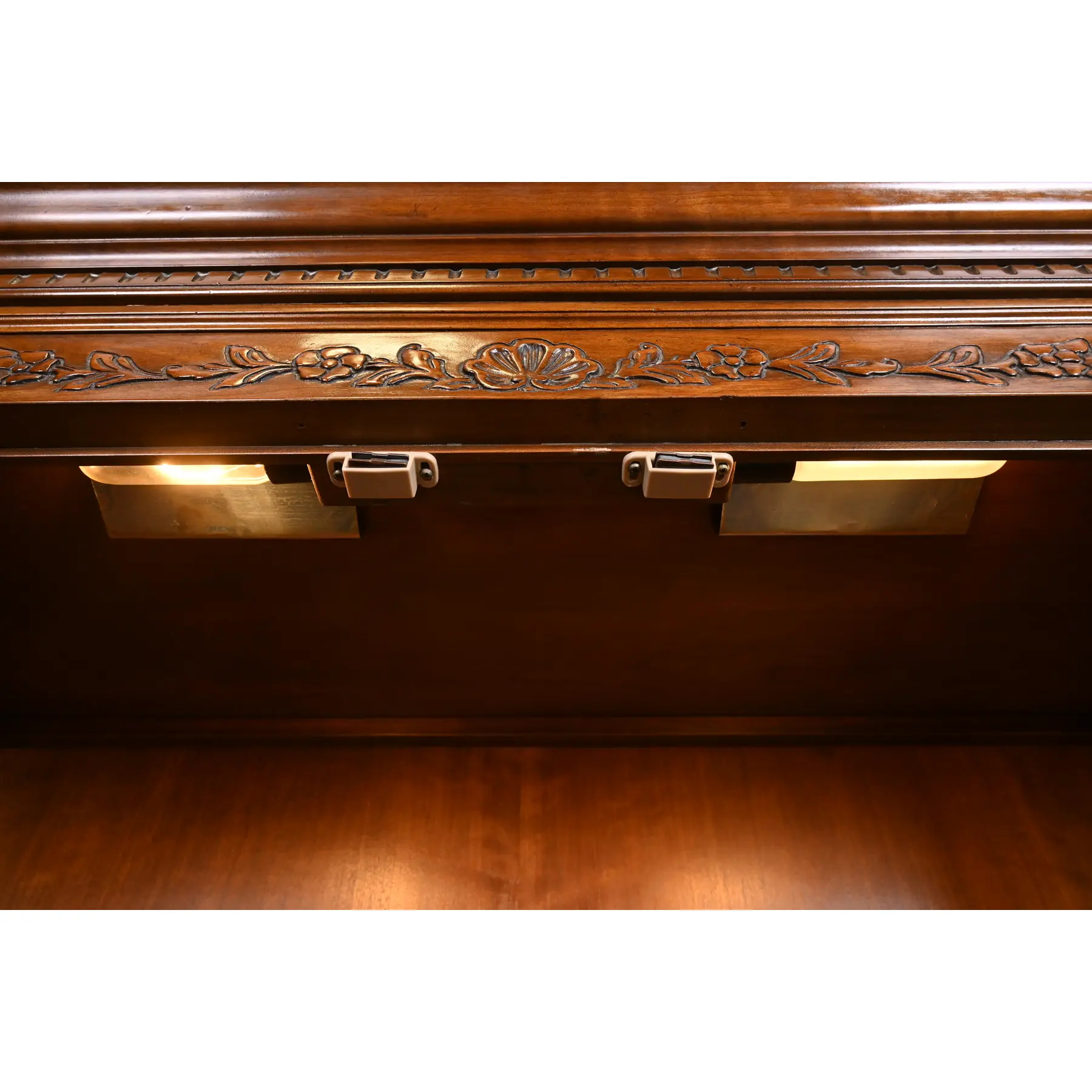 Kindel Furniture French Provincial Louis XV Carved Cherry Wood Lighted Bibliotheque Bookcase Cabinet - Image 7