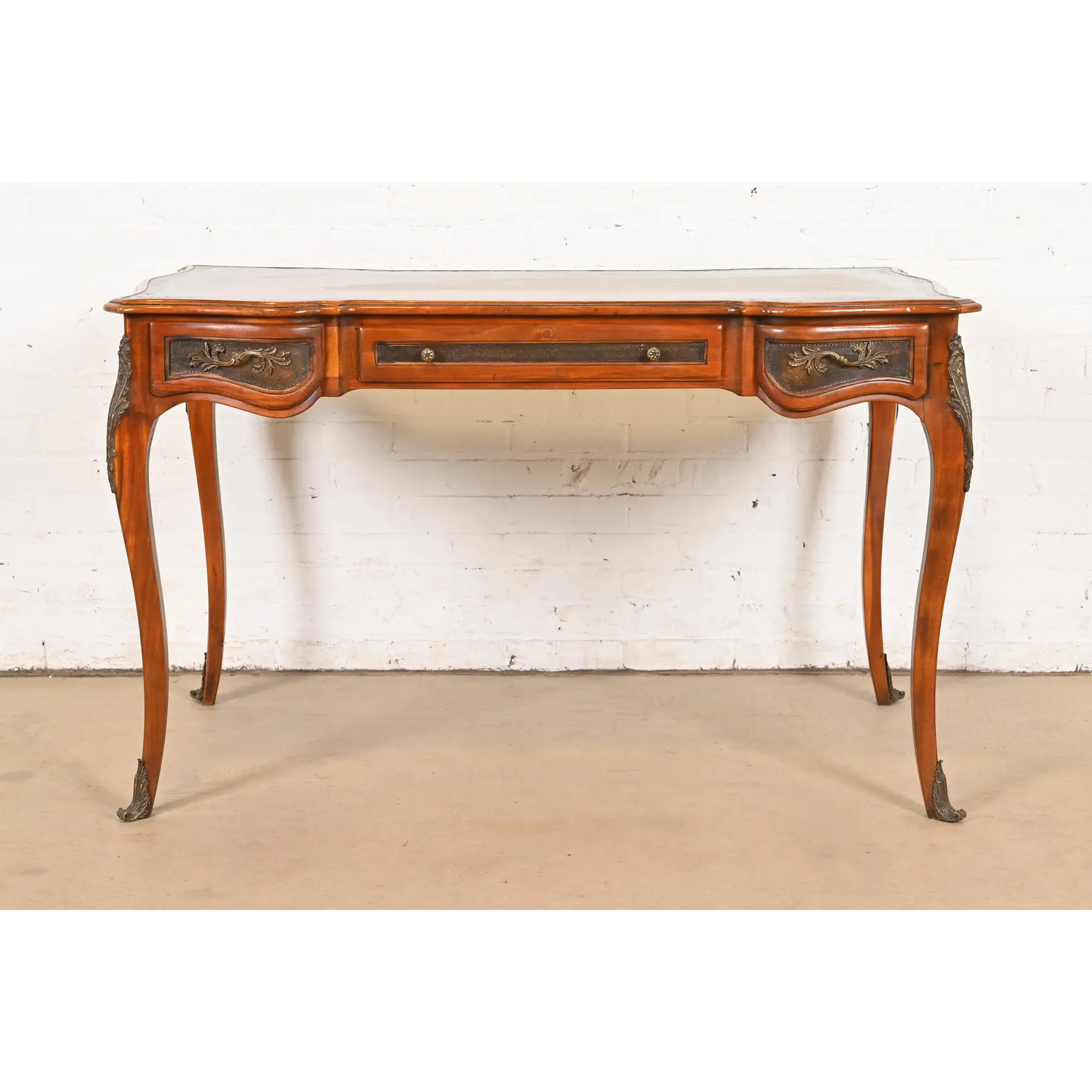 Theodore Alexander French Louis XV Walnut Bureau Plat Leather Top Desk With Mounted Bronze Ormolu - Image 2