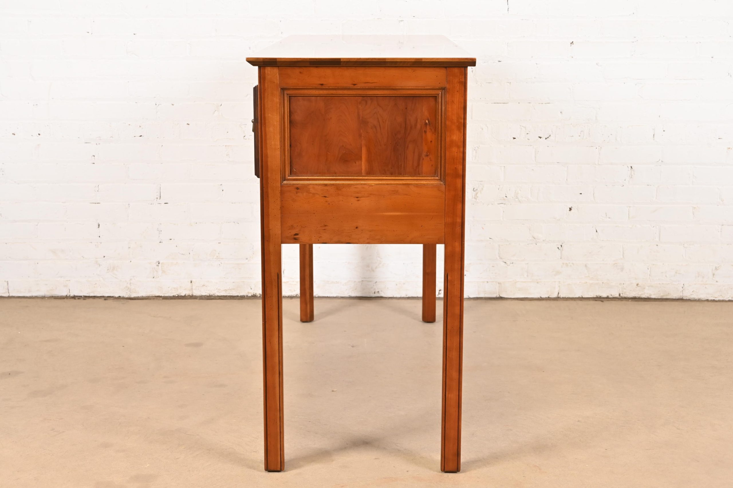 Baker Furniture Style Georgian Burl Wood and English Yew Wood Sideboard Credenza - Image 10