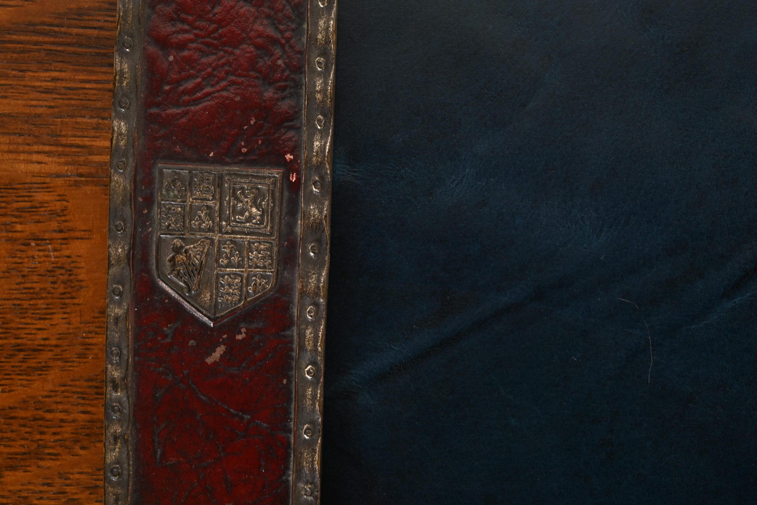 Tiffany Studios New York Heraldic Bronze Blotter Ends With Leather Desk Blotter - Image 7