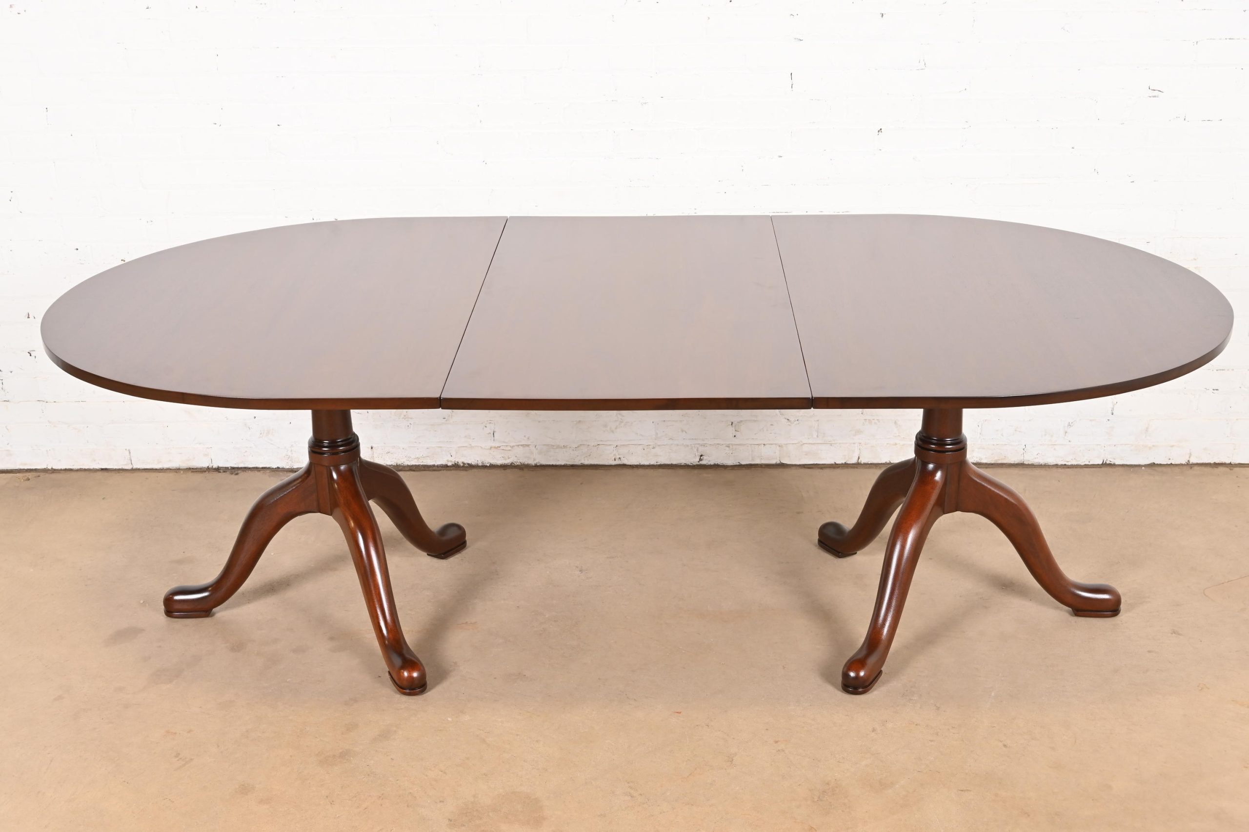 Kittinger Georgian Solid Mahogany Double Pedestal Extension Dining Table, Newly Refinished - Image 2