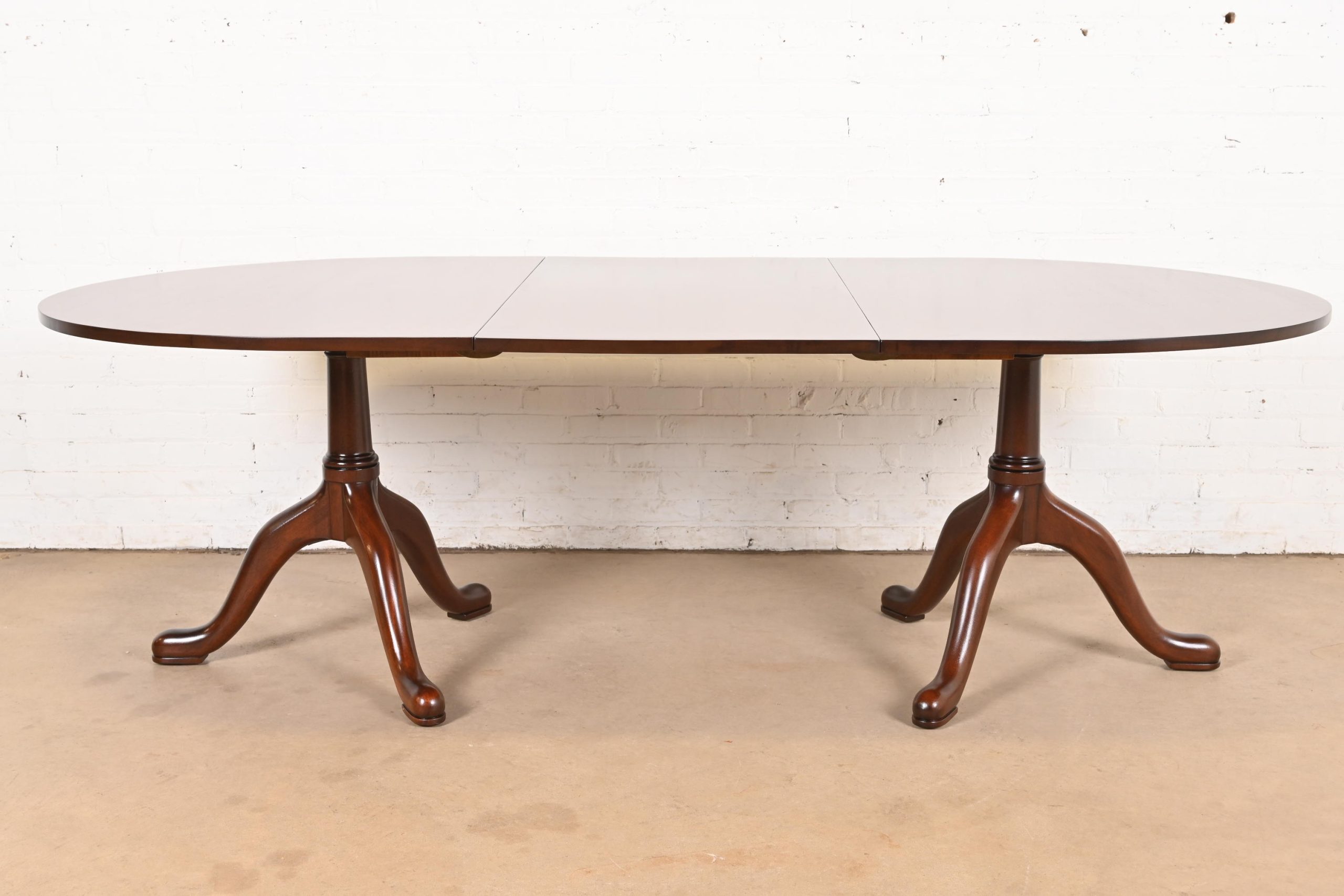 Kittinger Georgian Solid Mahogany Double Pedestal Extension Dining Table, Newly Refinished - Image 3