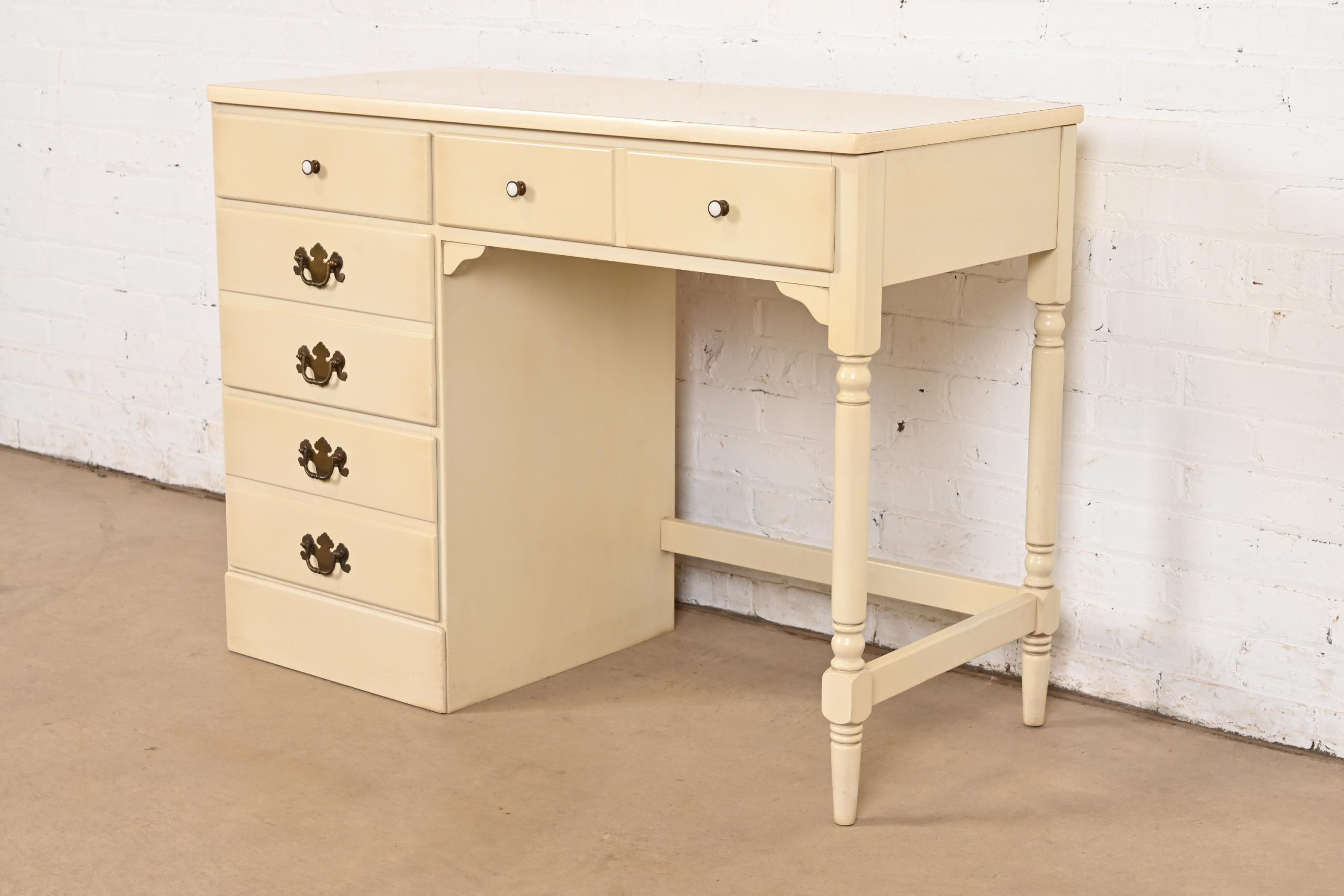 Ethan Allen American Carved Cream Lacquered Solid Maple Writing Desk, Circa 1970s