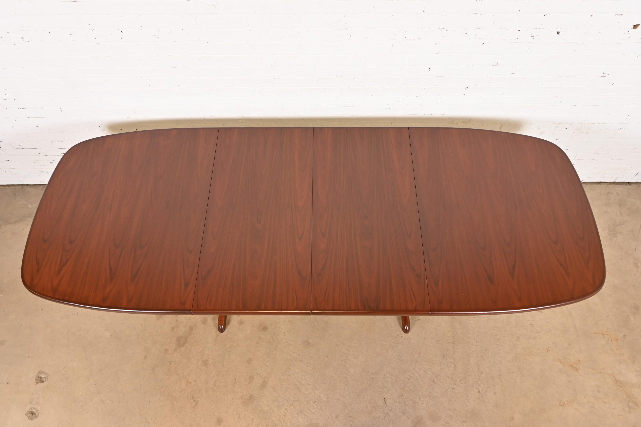 Skovby Danish Modern Sculpted Rosewood Extension Dining Table, Newly Refinished - Image 5