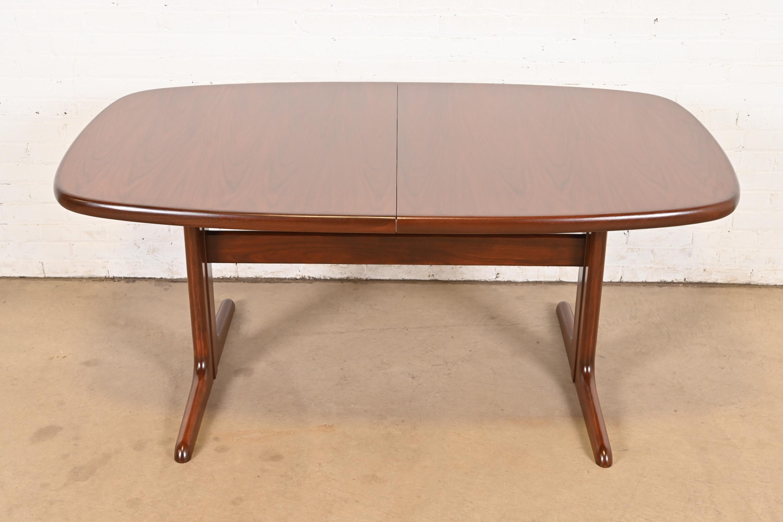 Skovby Danish Modern Sculpted Rosewood Extension Dining Table, Newly Refinished - Image 7