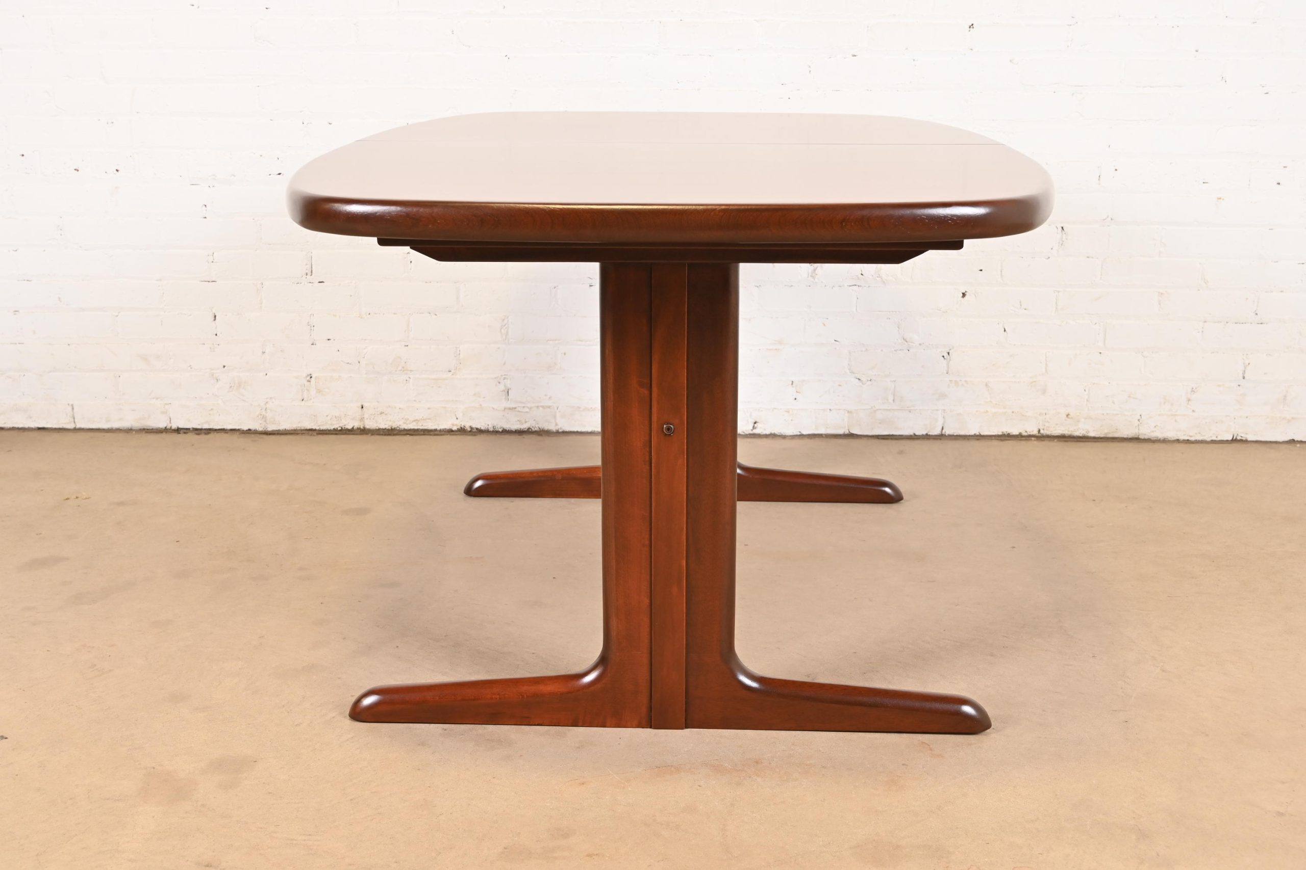 Skovby Danish Modern Sculpted Rosewood Extension Dining Table, Newly Refinished - Image 10