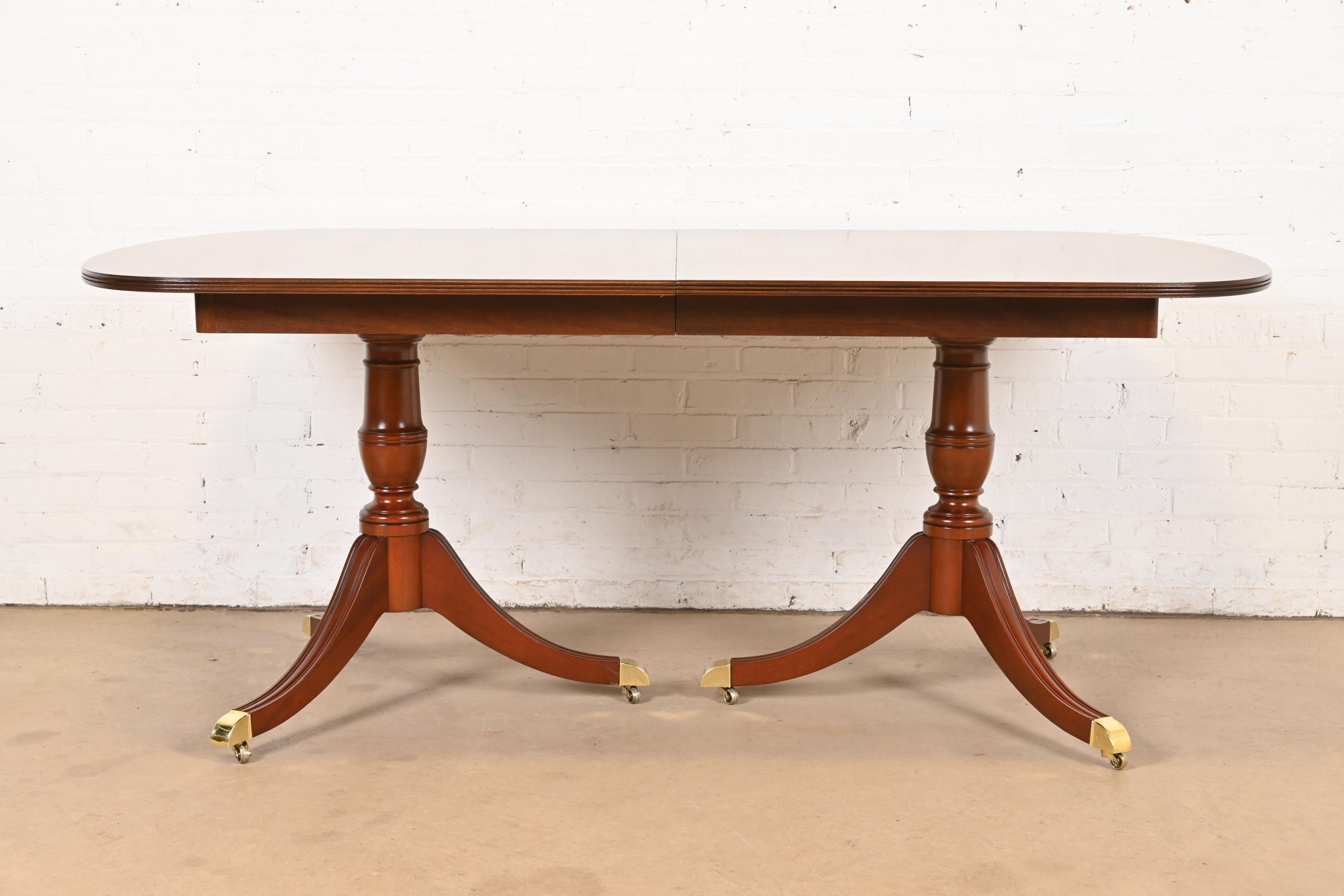Kindel Furniture Georgian Flame Mahogany Double Pedestal Dining Table, Newly Refinished - Image 2