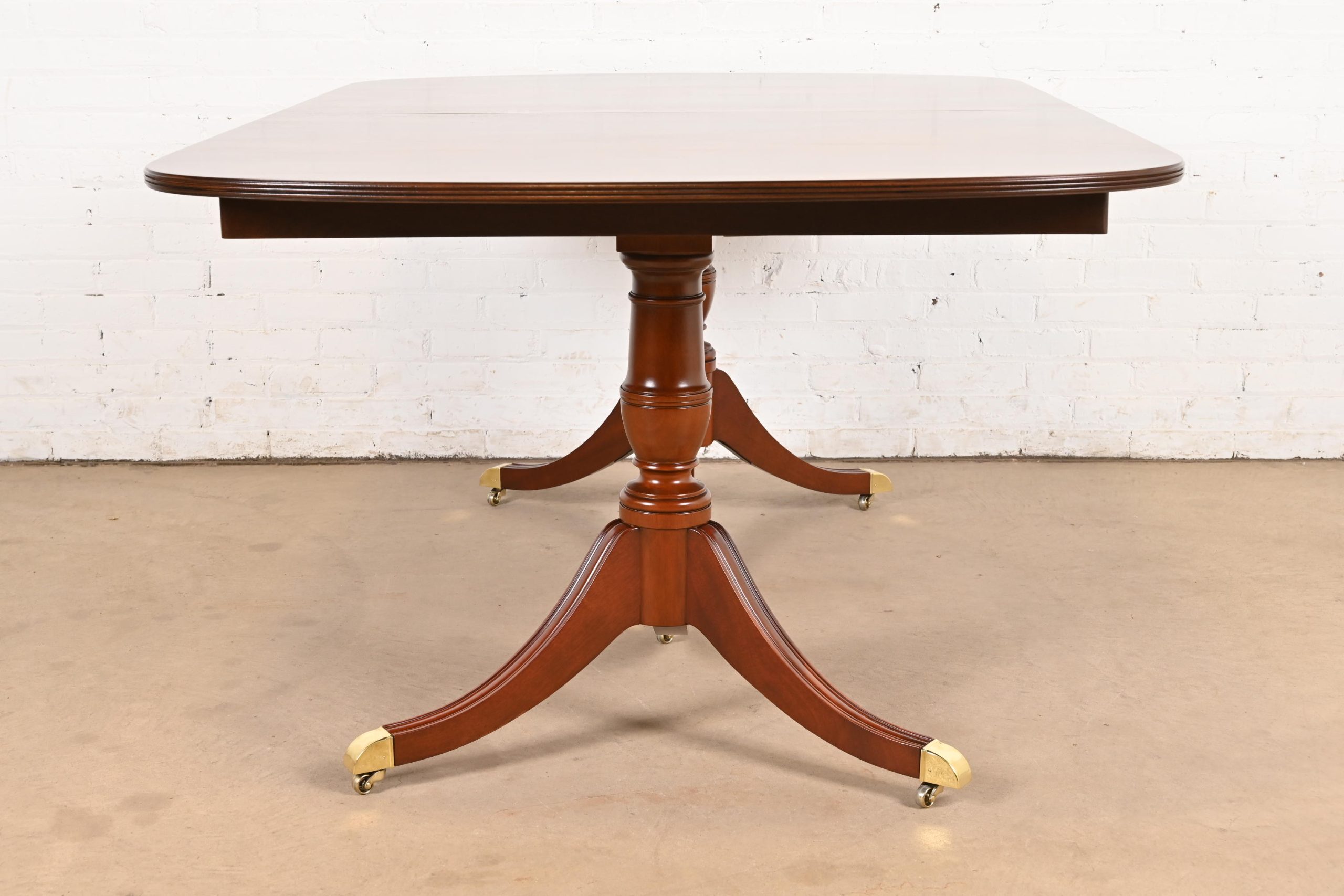 Kindel Furniture Georgian Flame Mahogany Double Pedestal Dining Table, Newly Refinished - Image 7
