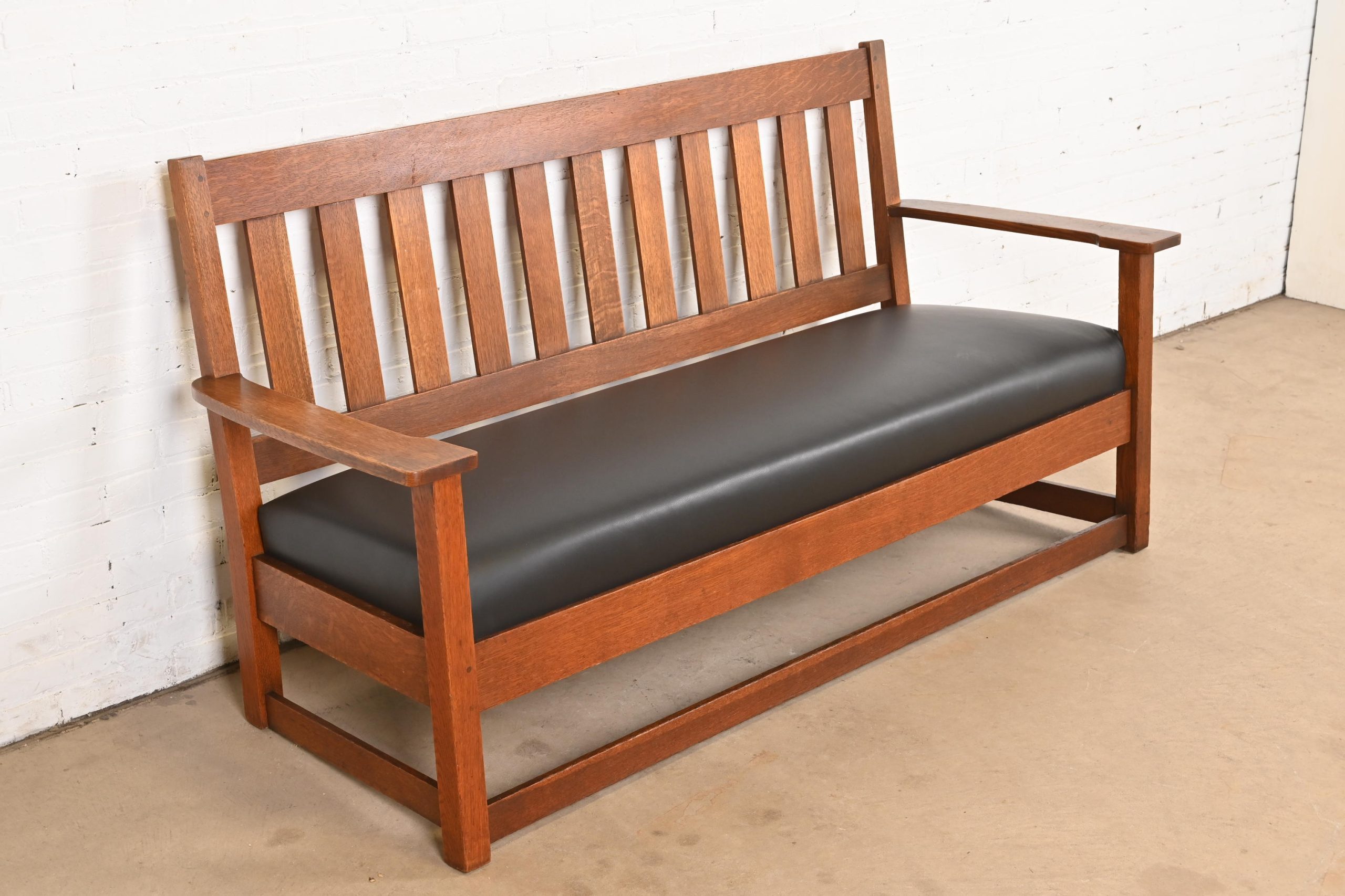 Charles Stickley Antique Mission Oak Arts & Crafts Settle Sofa or Bench, Circa 1900 - Image 4