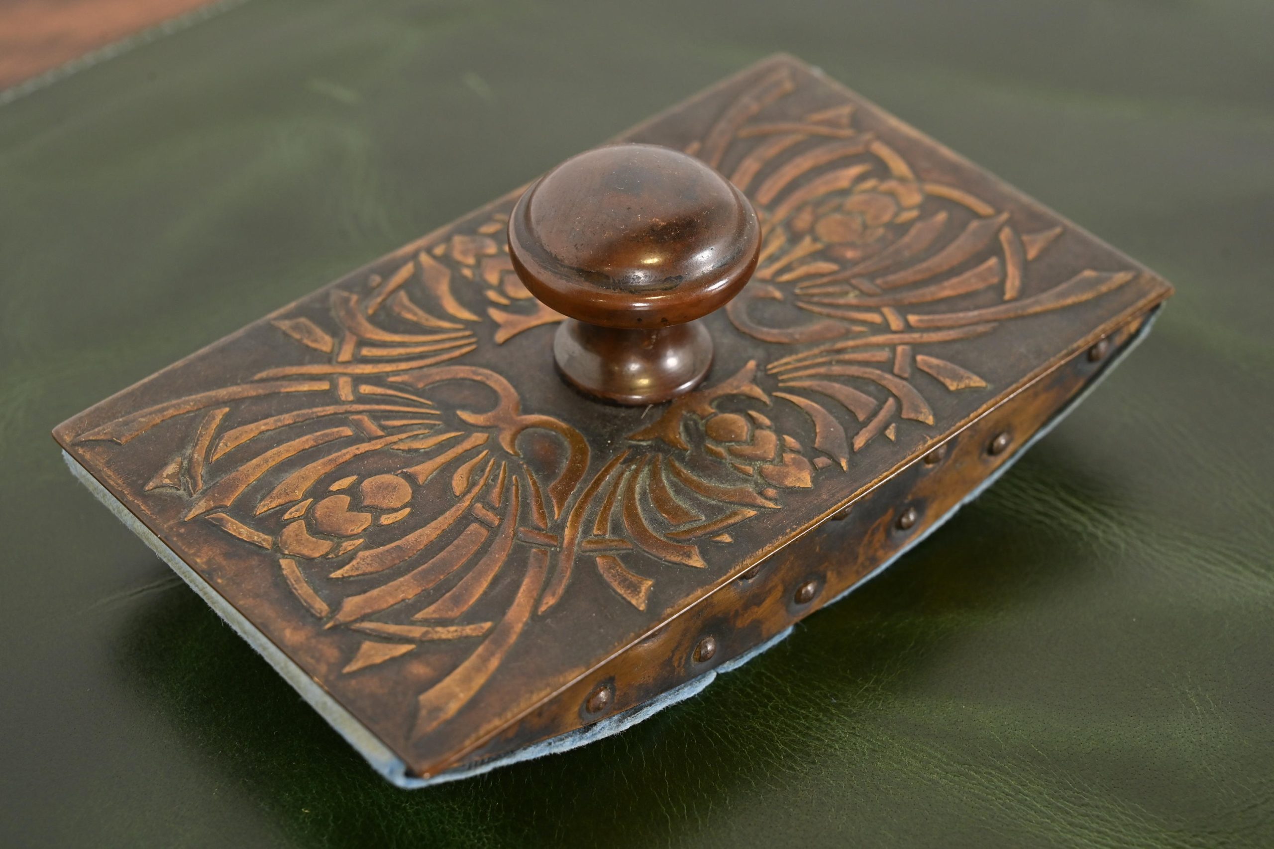 Art Crafts Shop Hammered Copper Six-Piece Desk Set, Circa 1905 - Image 7