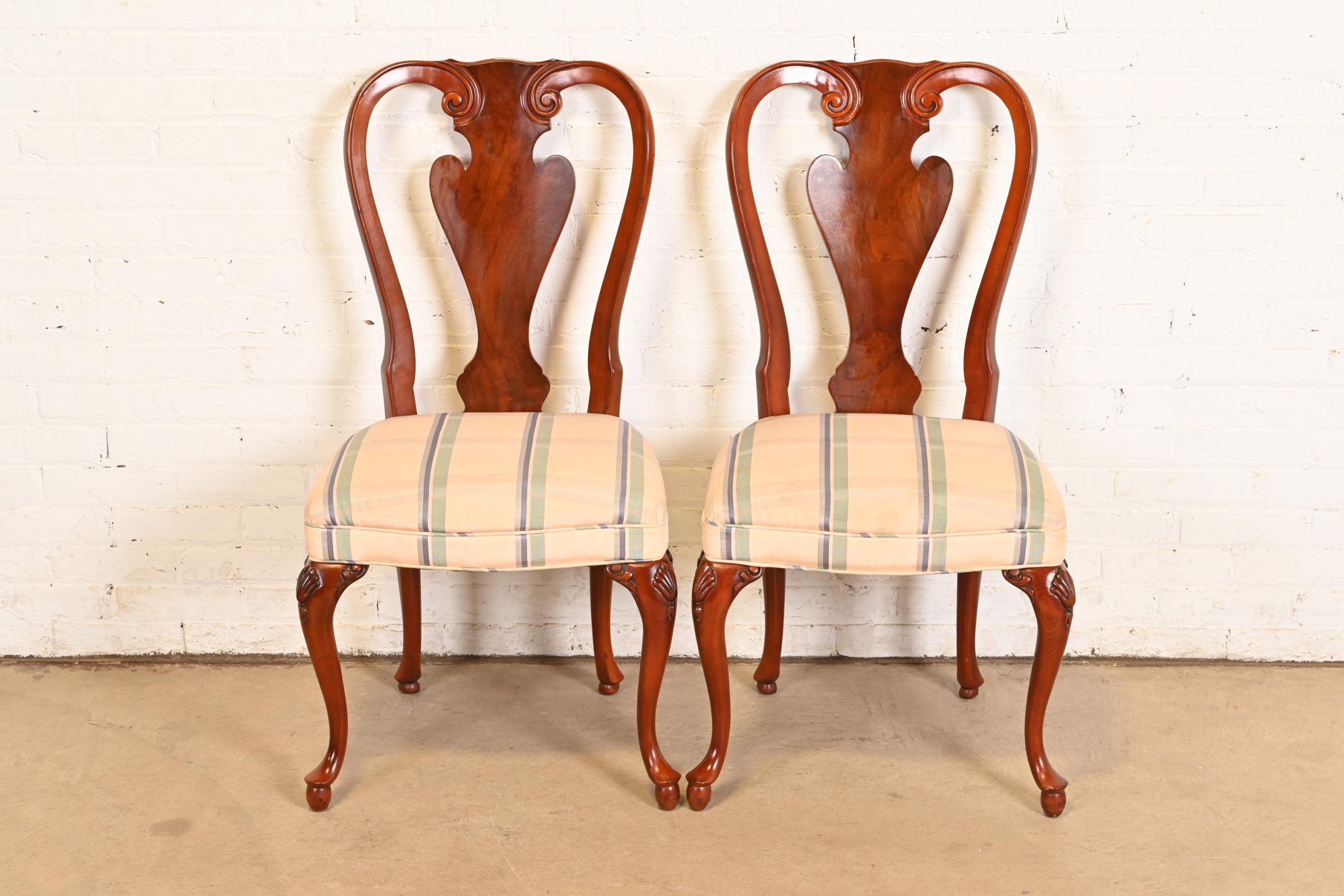 John Widdicomb Queen Anne Solid Mahogany Dining Chairs, Pair - Image 3