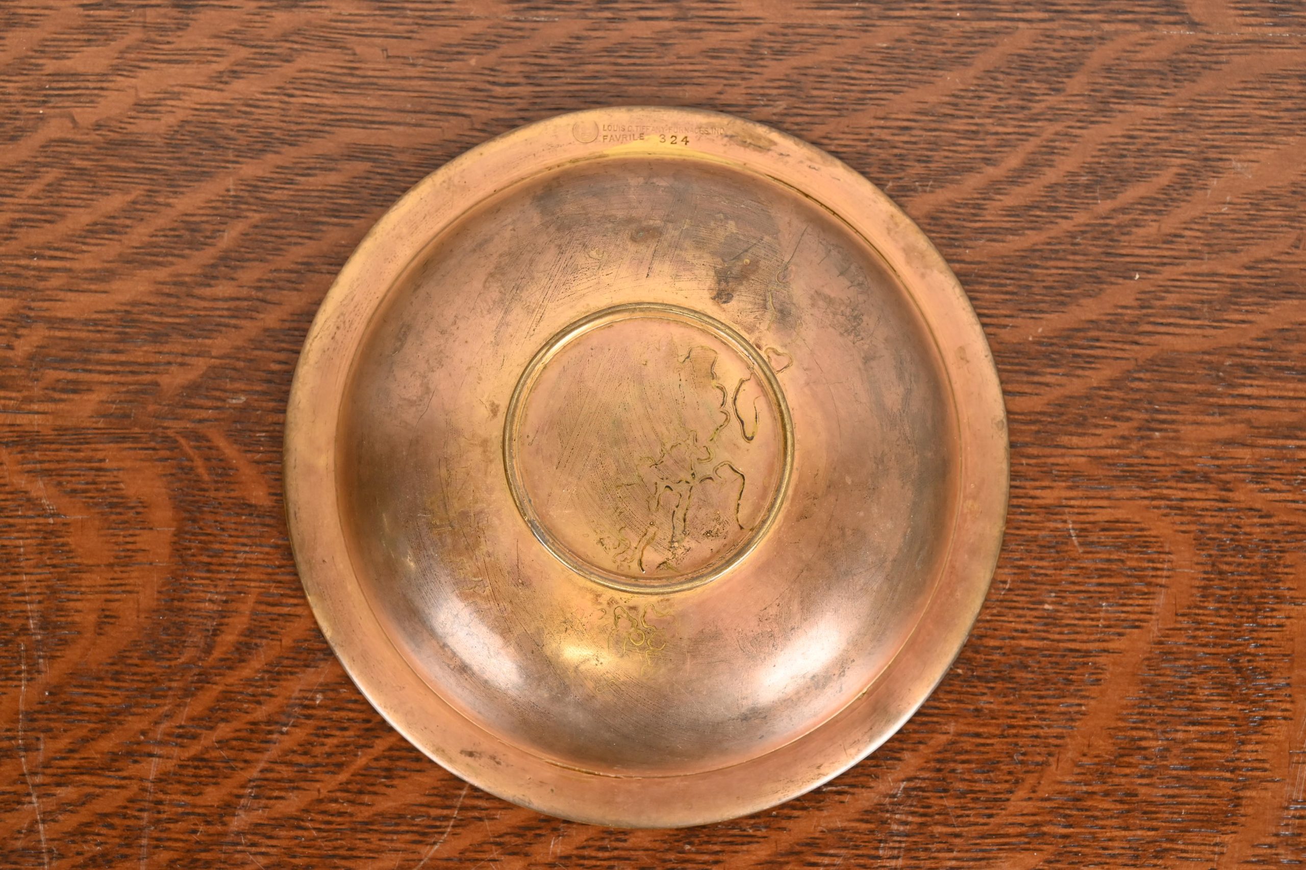 Louis Comfort Tiffany Furnaces Favrile Bronze Doré and Enamel Bowl - Image 4