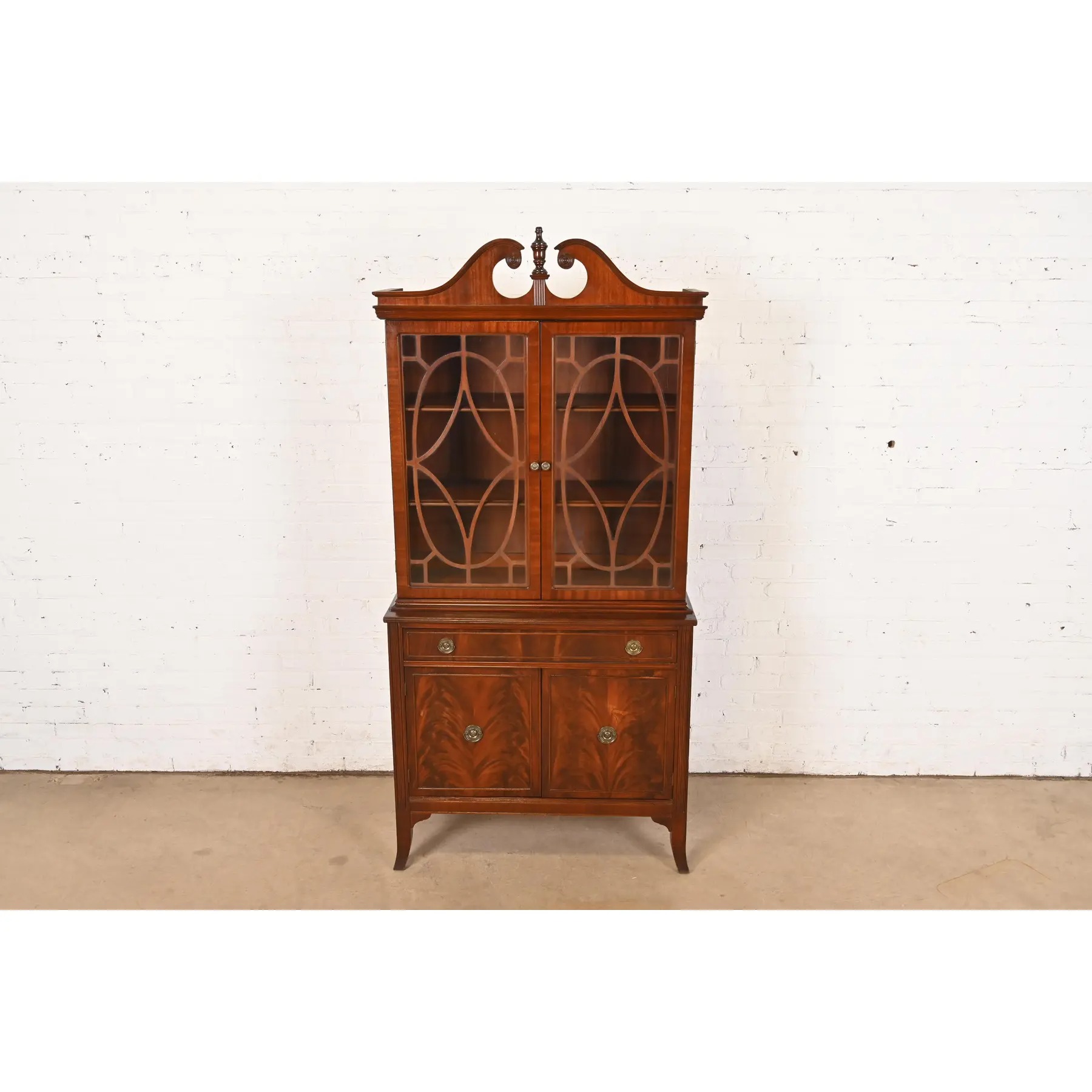 Baker Furniture Style Georgian Flame Mahogany Breakfront Bookcase Cabinet - Image 2
