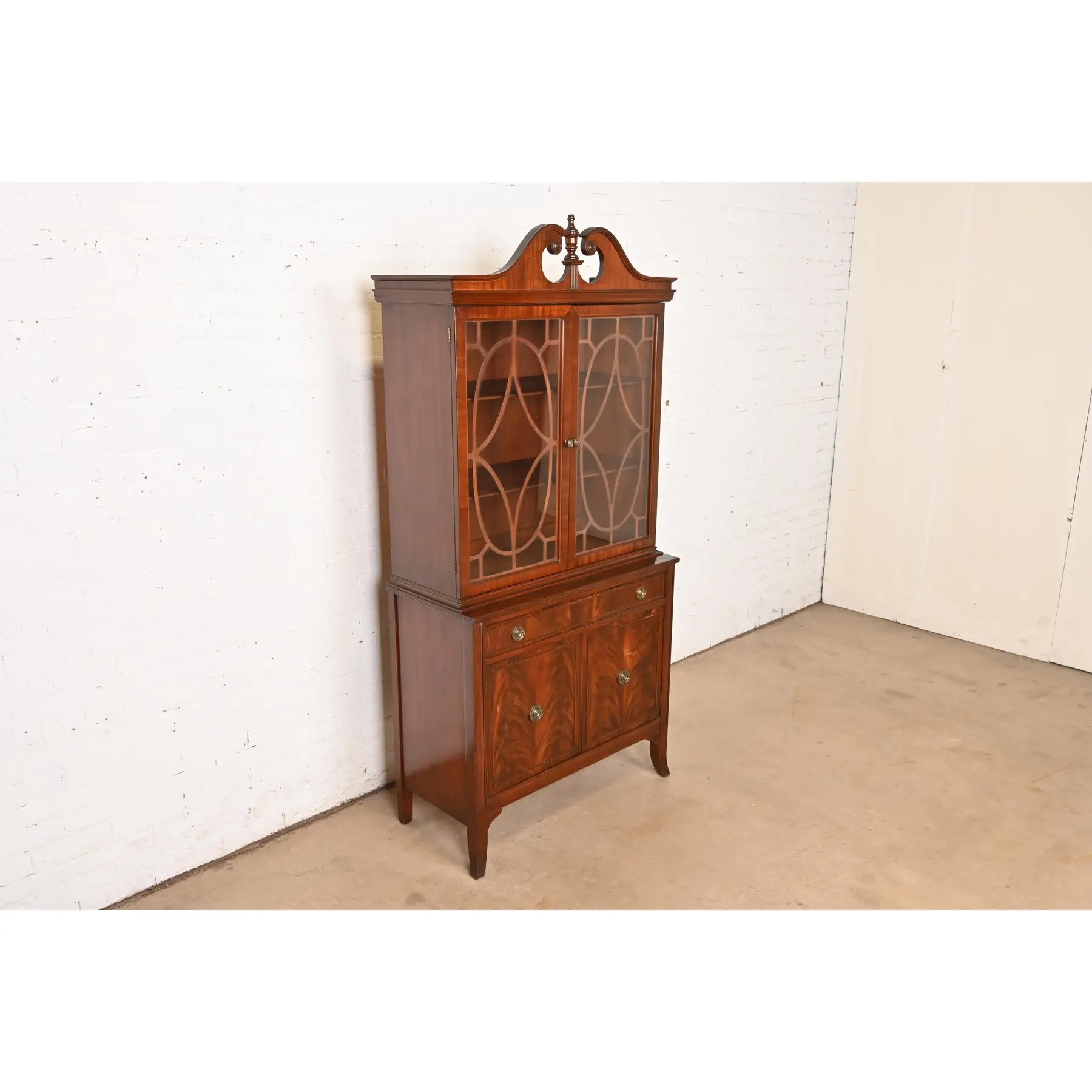 Baker Furniture Style Georgian Flame Mahogany Breakfront Bookcase Cabinet - Image 4
