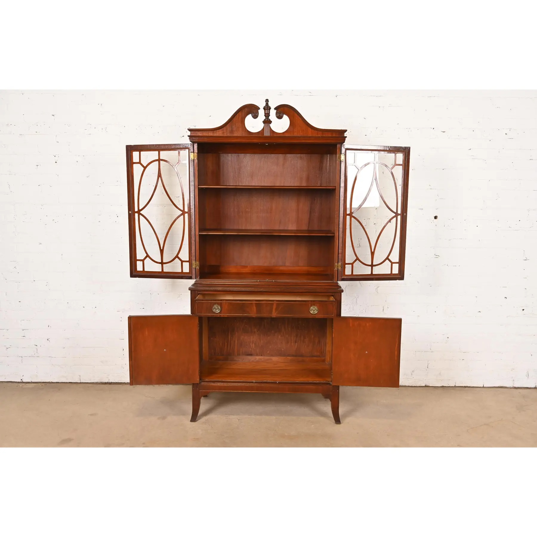 Baker Furniture Style Georgian Flame Mahogany Breakfront Bookcase Cabinet - Image 5