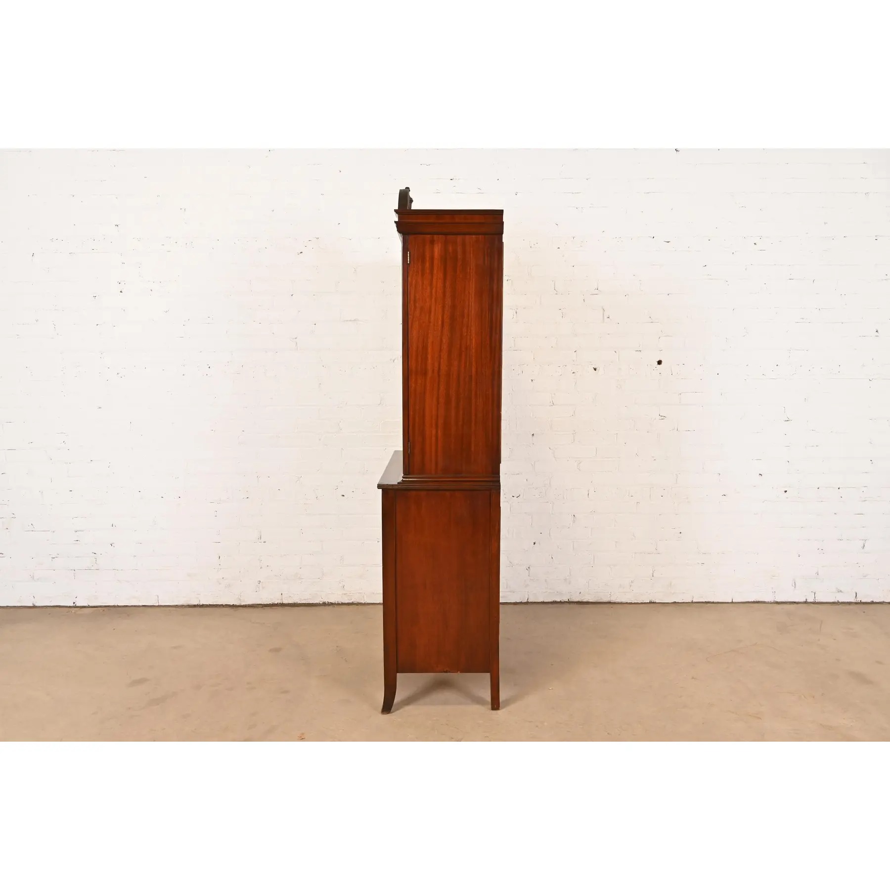 Baker Furniture Style Georgian Flame Mahogany Breakfront Bookcase Cabinet - Image 9