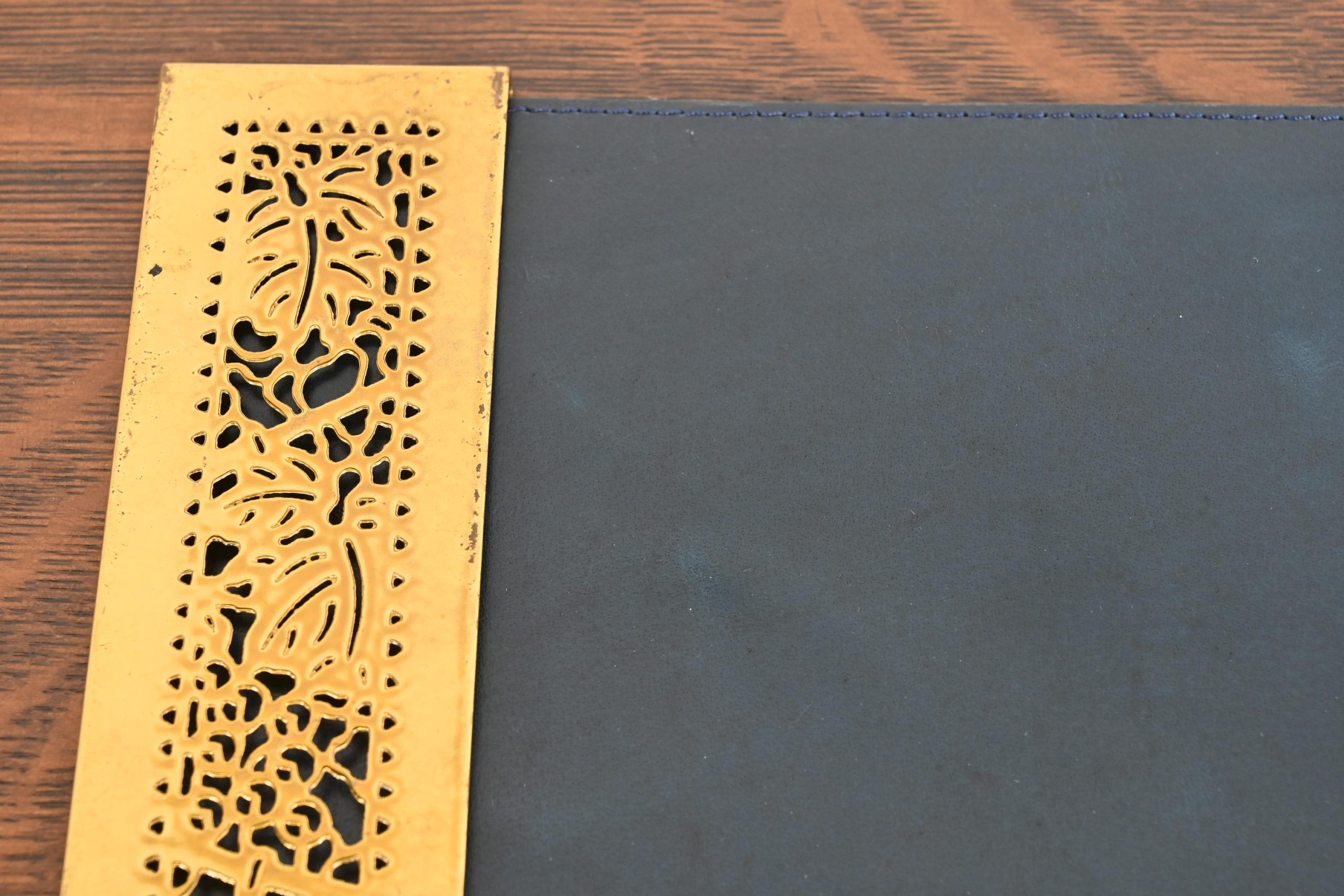 Tiffany Studios New Grapevine Bronze Doré Blotter Ends With Leather Desk Blotter - Image 6