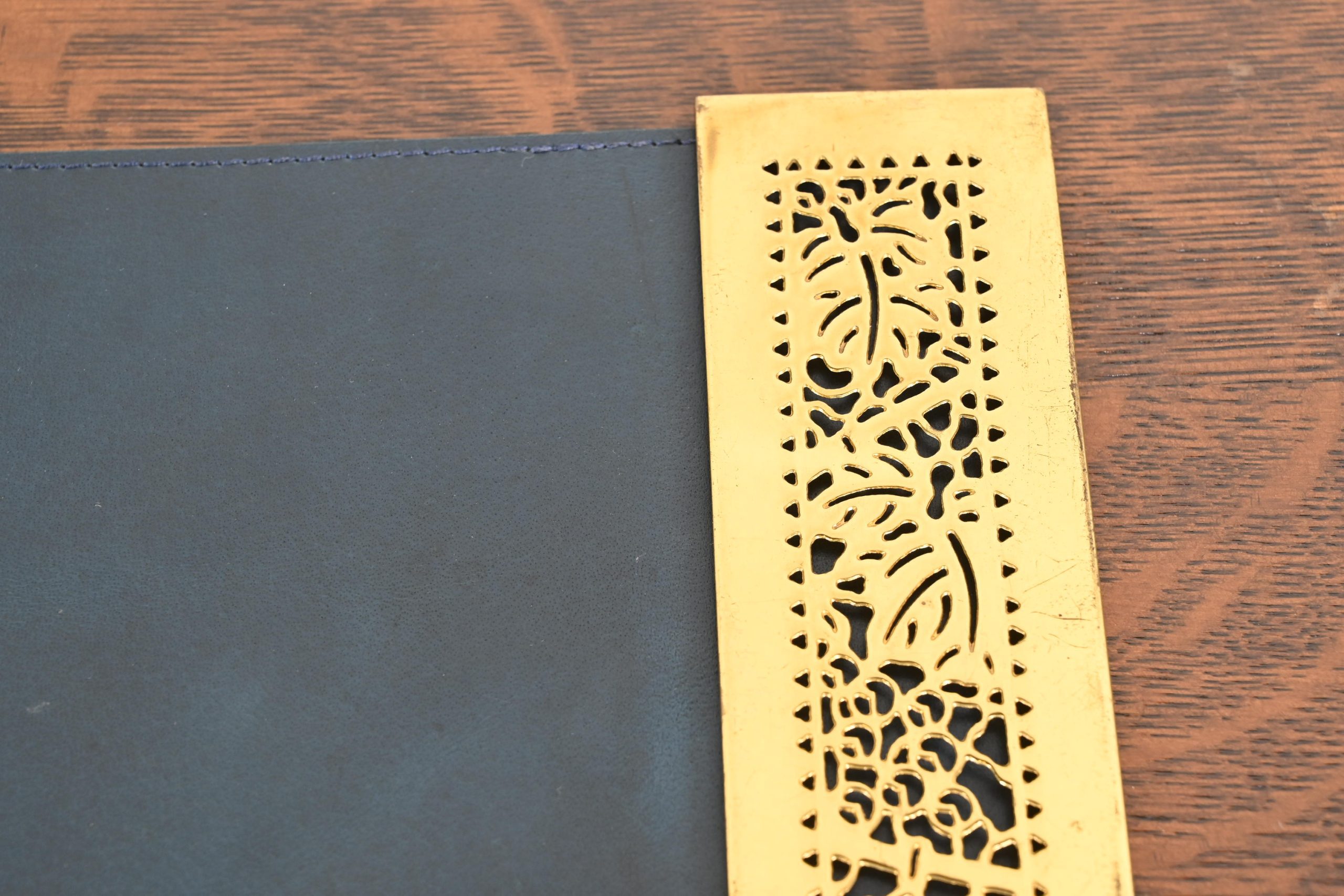 Tiffany Studios New Grapevine Bronze Doré Blotter Ends With Leather Desk Blotter - Image 7