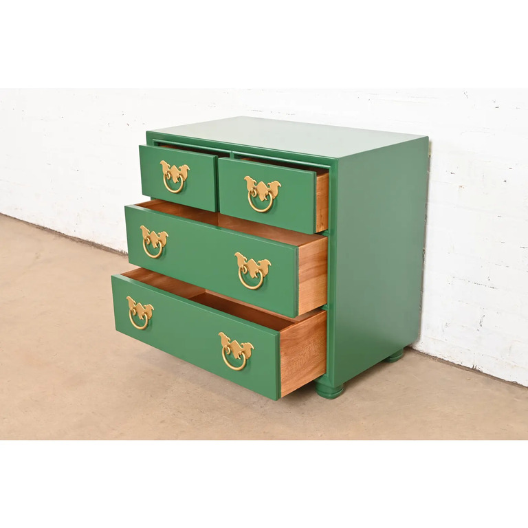 Henredon Mid-Century Hollywood Regency Chinoiserie Green Lacquered Bedside Chest, Newly Refinished - Image 7