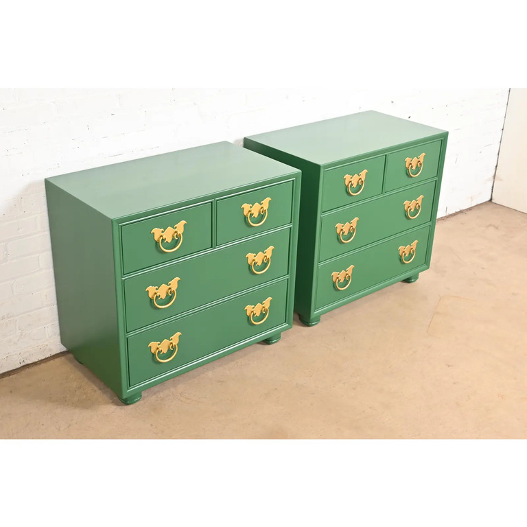 Henredon Mid-Century Hollywood Regency Chinoiserie Green Lacquered Bedside Chests, Newly Refinished - Image 6